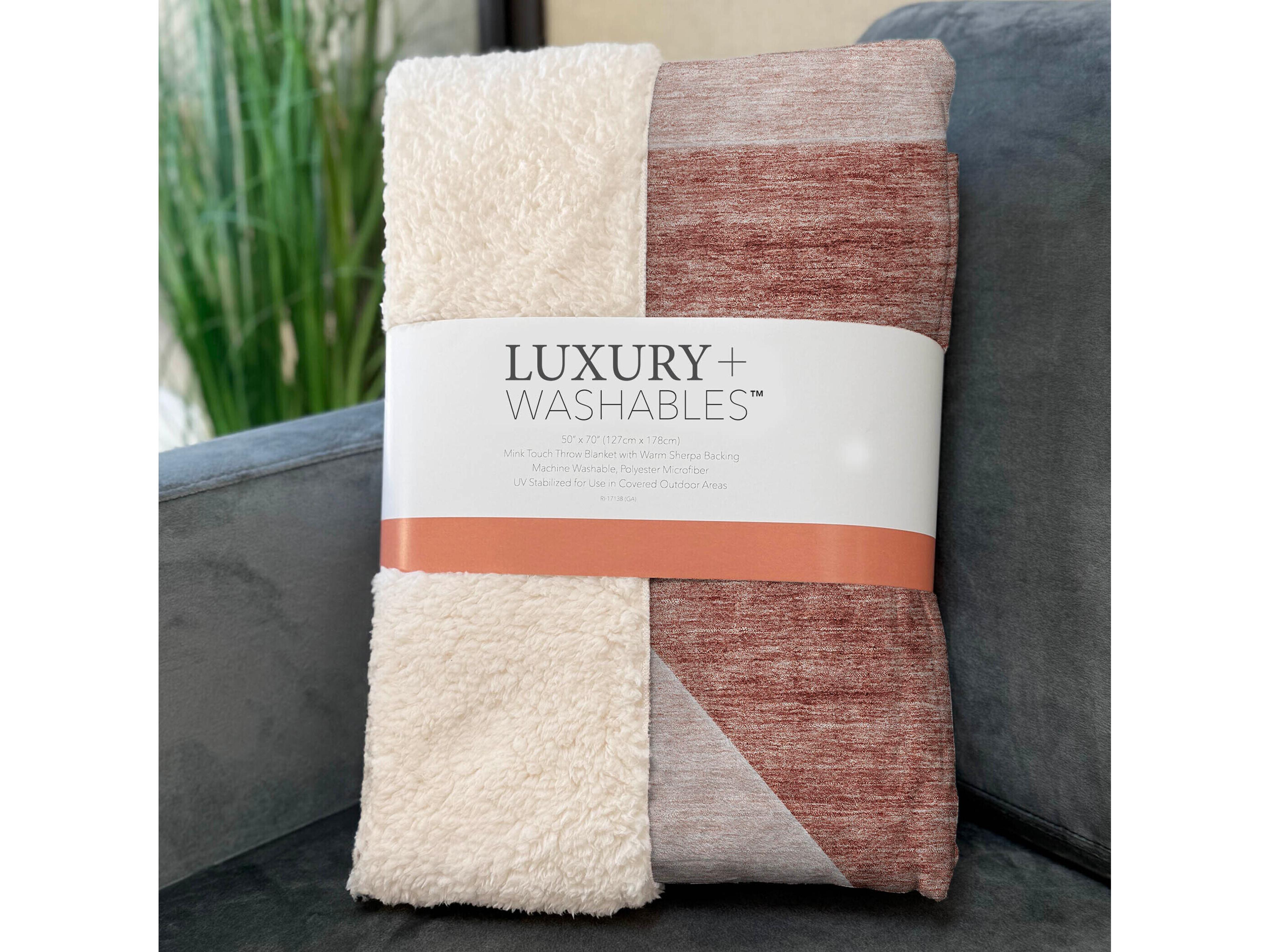 Dalyn Sherpa Orange Polyester Throw