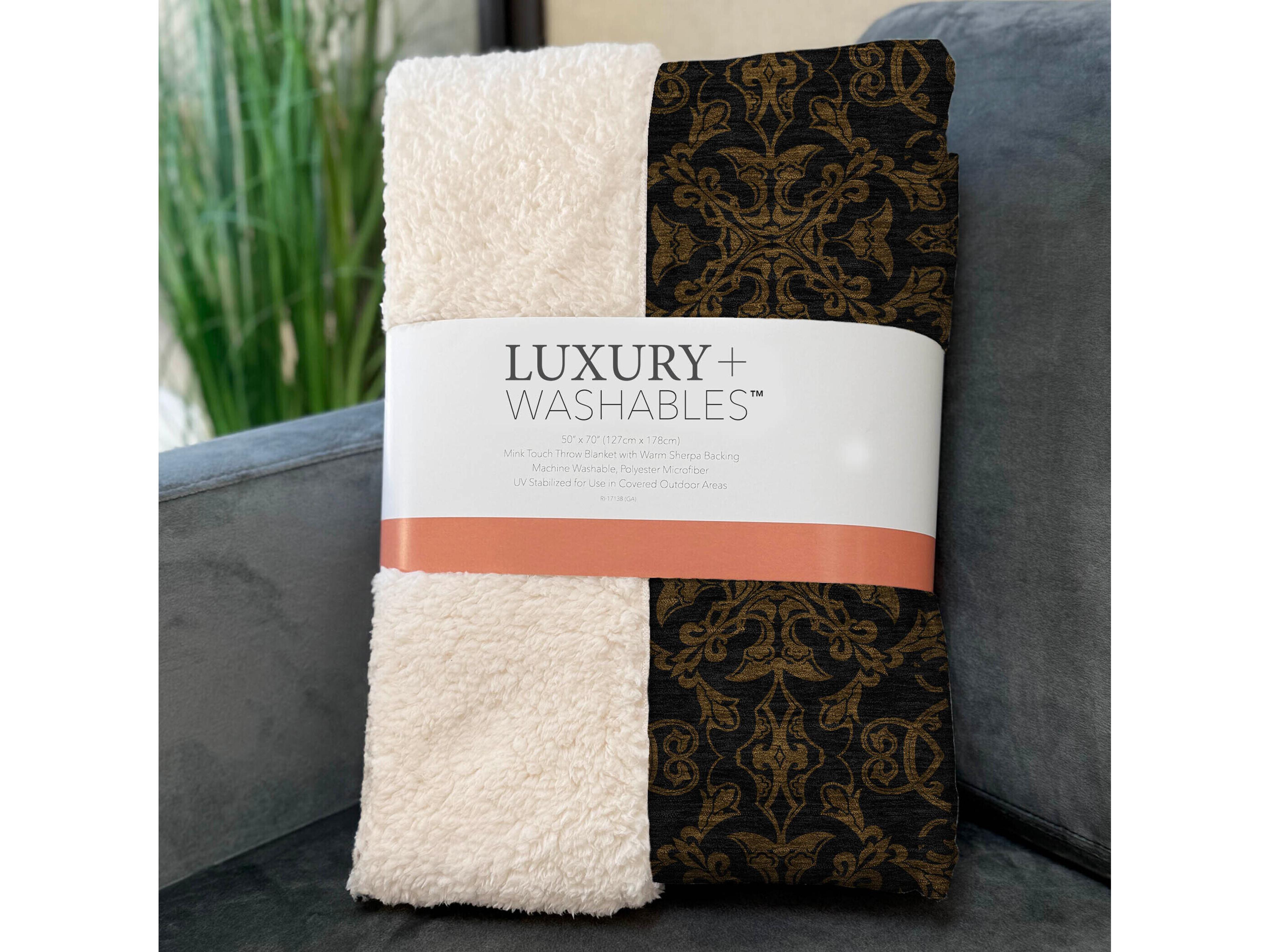 Dalyn Sherpa Brown Polyester Throw