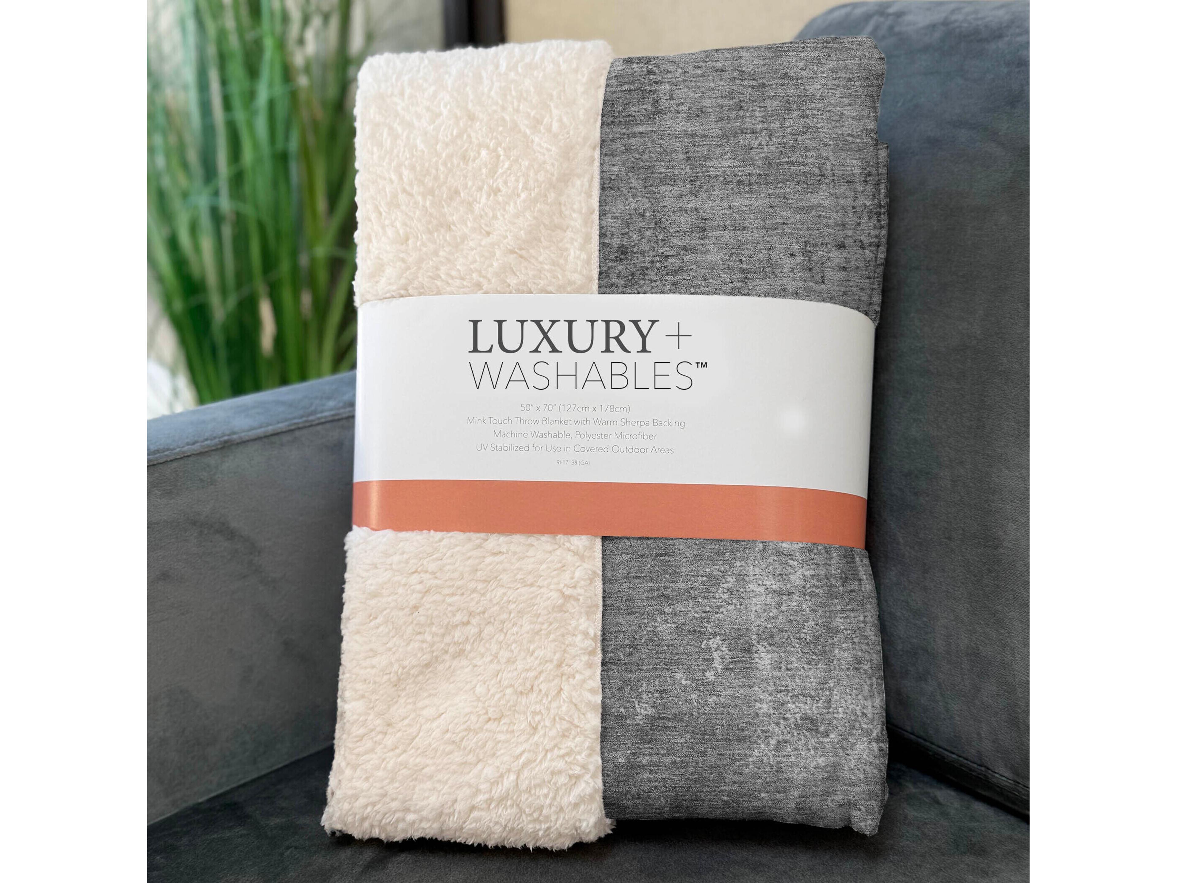 Dalyn Sherpa Gray Polyester Throw