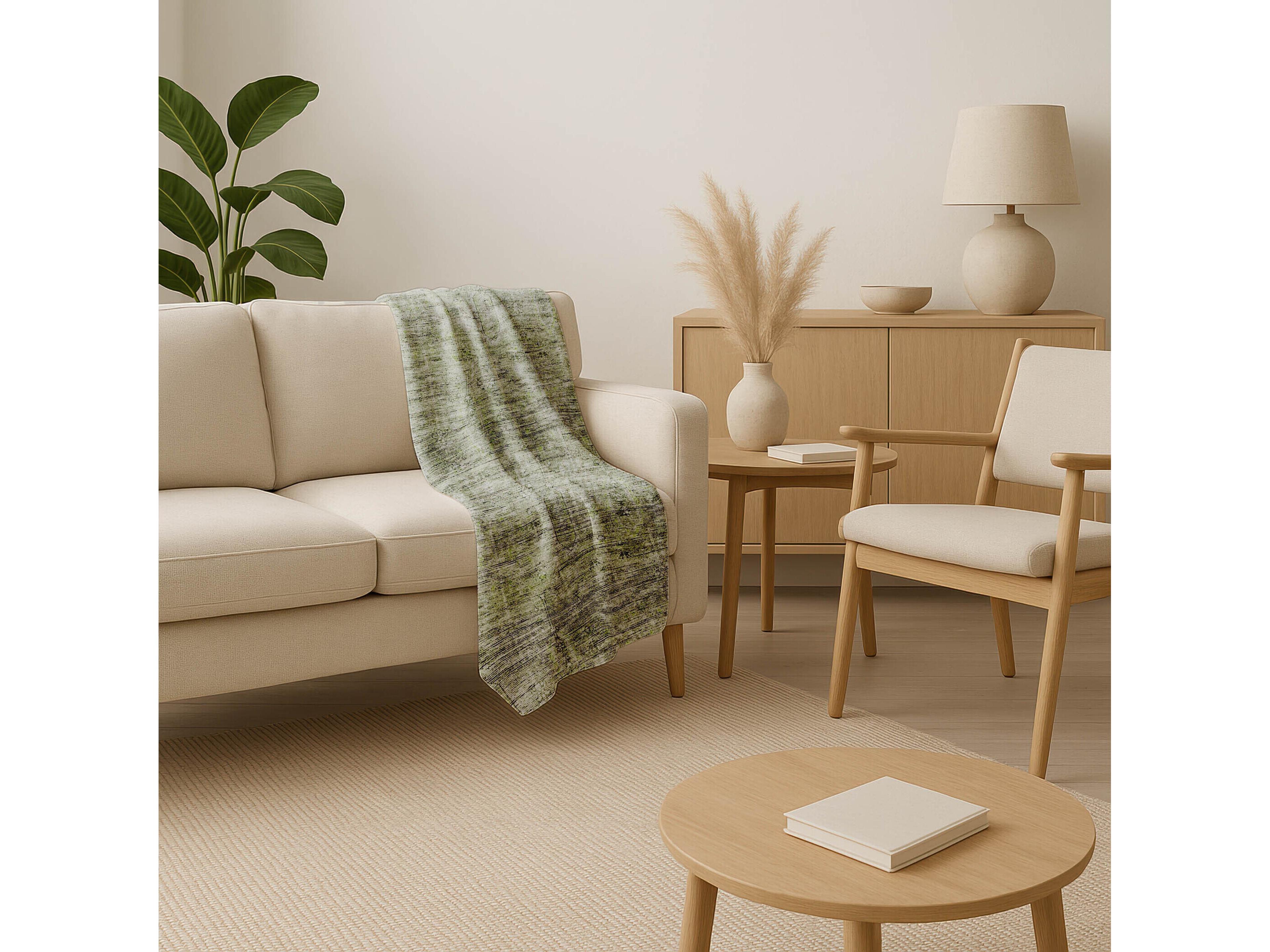 Dalyn Sherpa Green Polyester Throw