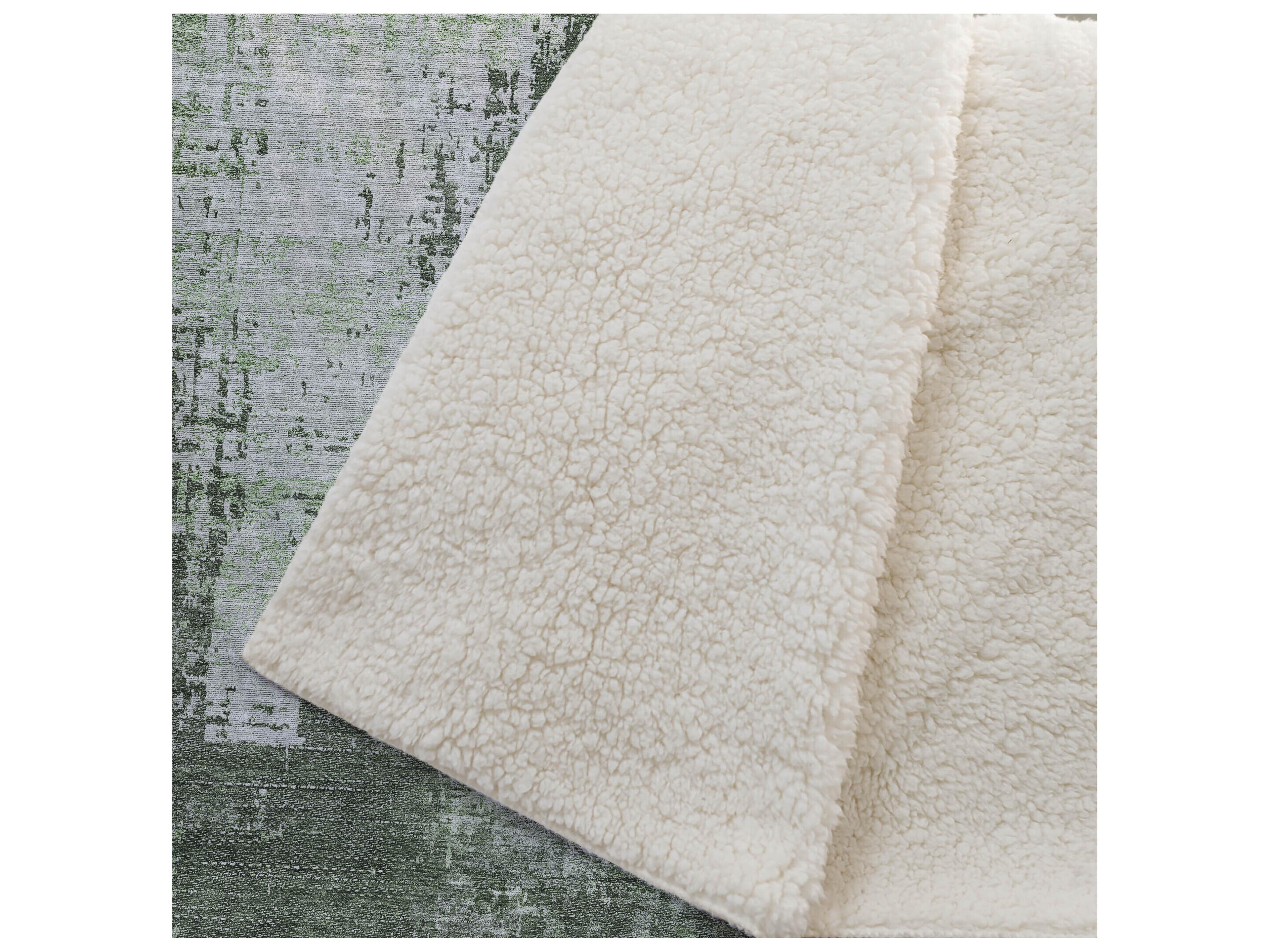 Dalyn Sherpa Green Polyester Throw