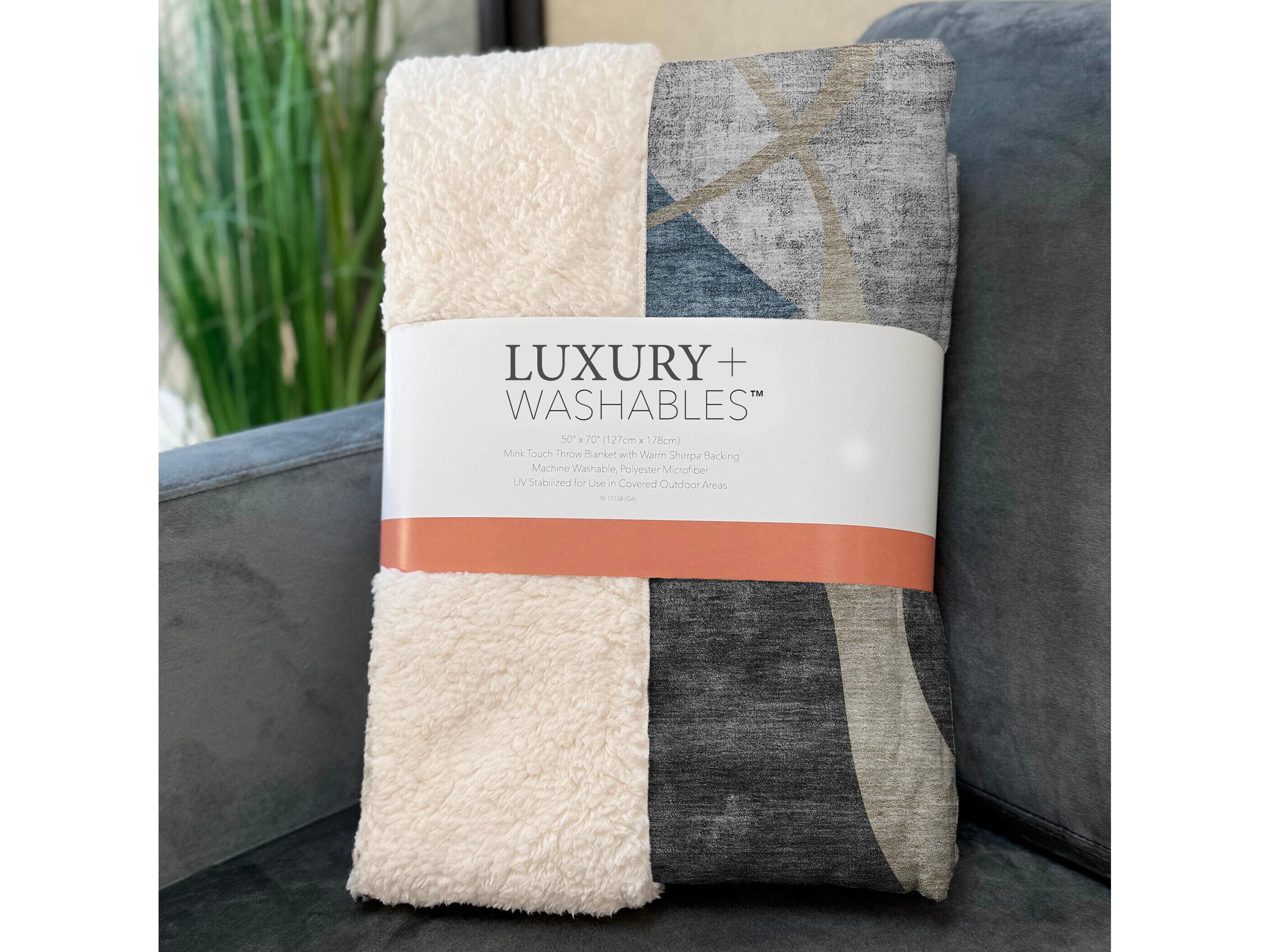 Dalyn Sherpa Blue Polyester Throw