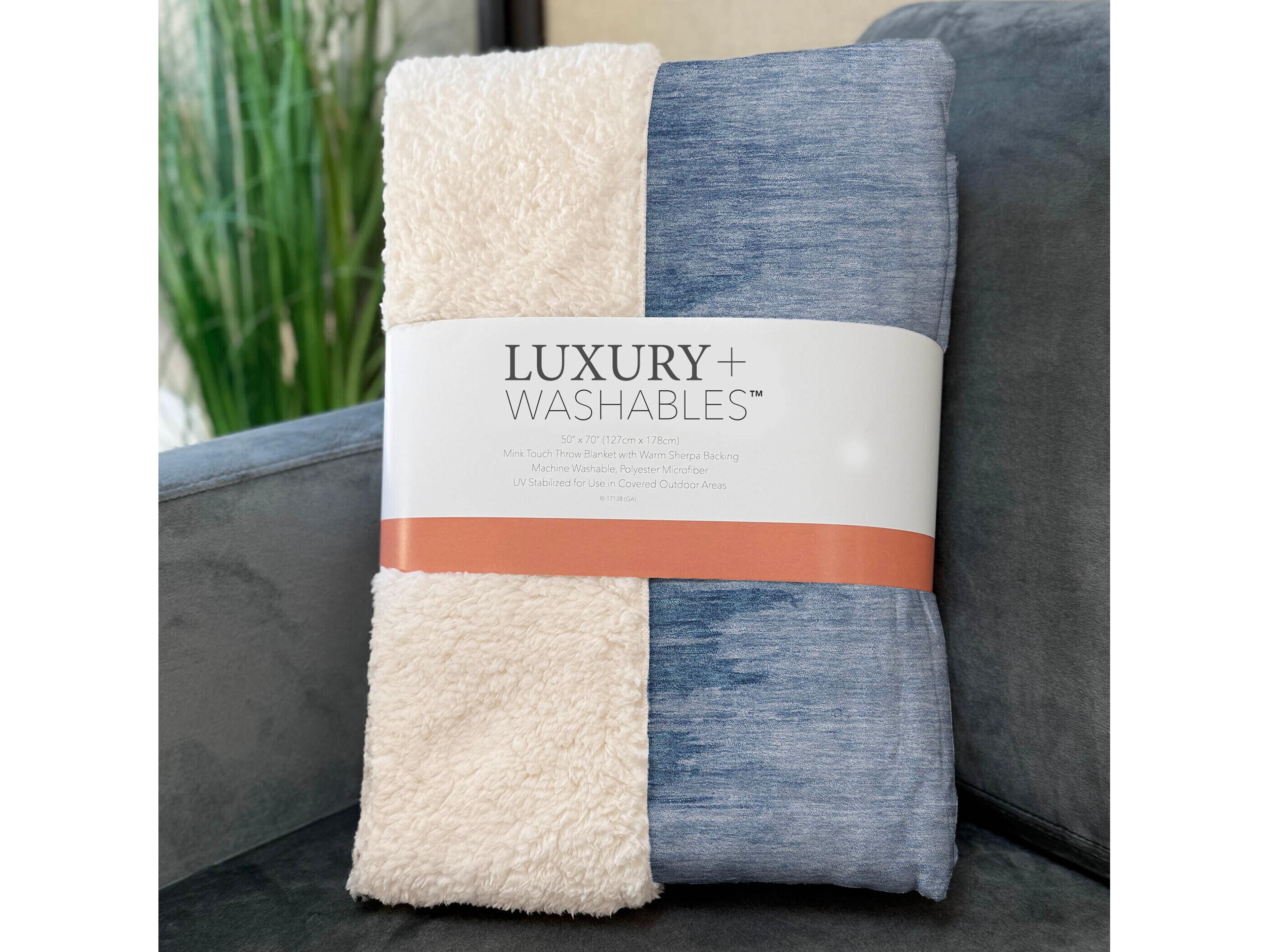 Dalyn Sherpa Blue Polyester Throw