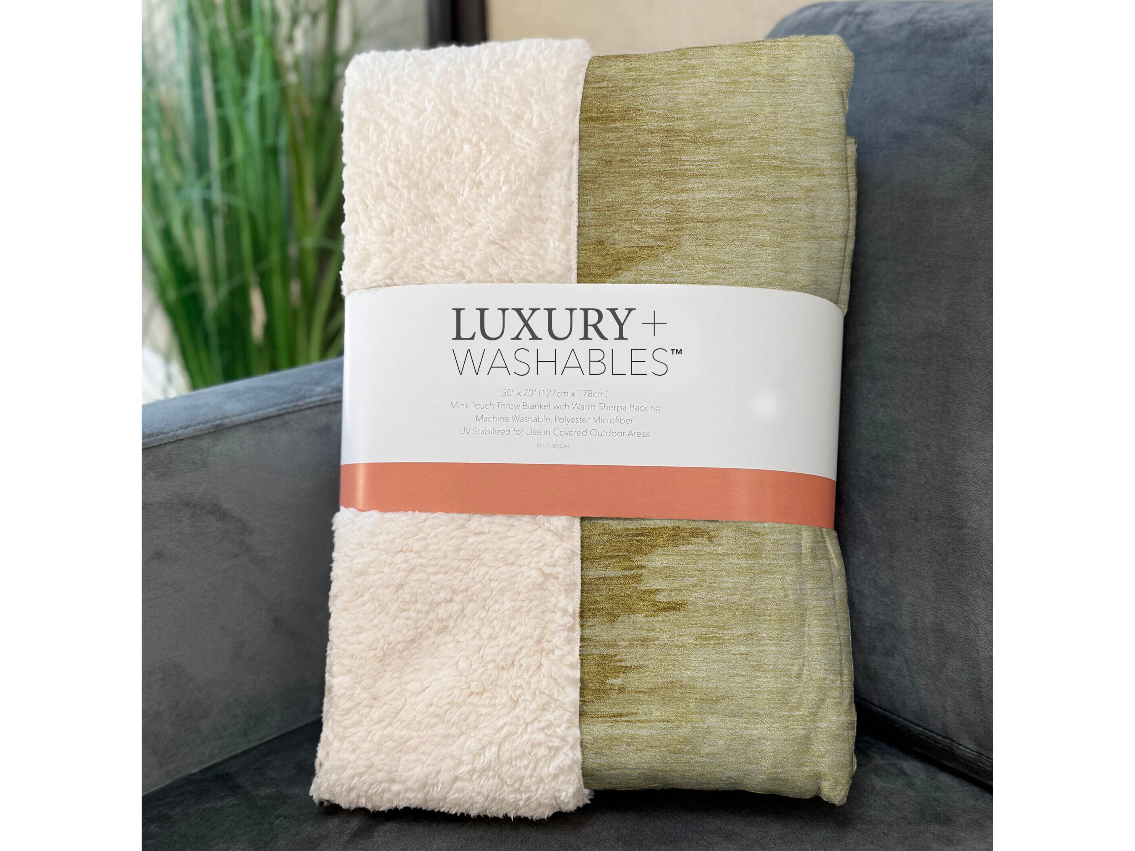 Dalyn Sherpa Gold Polyester Throw