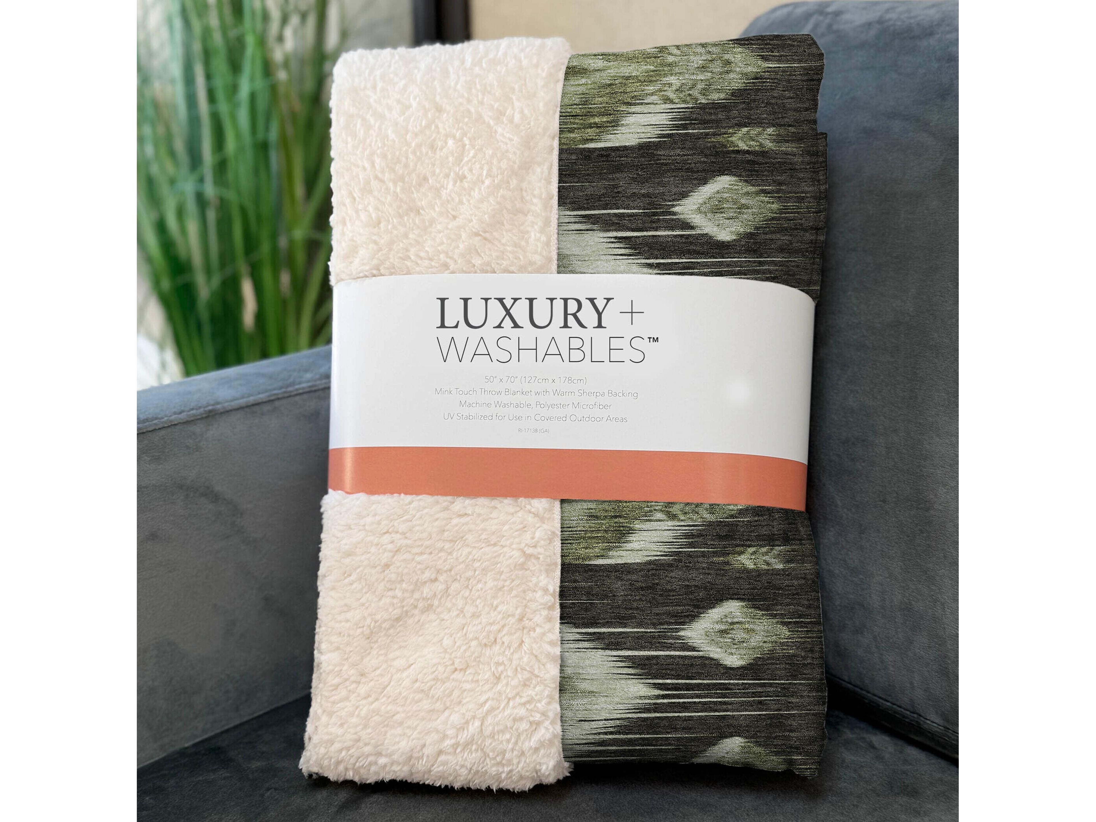 Dalyn Sherpa Green Polyester Throw