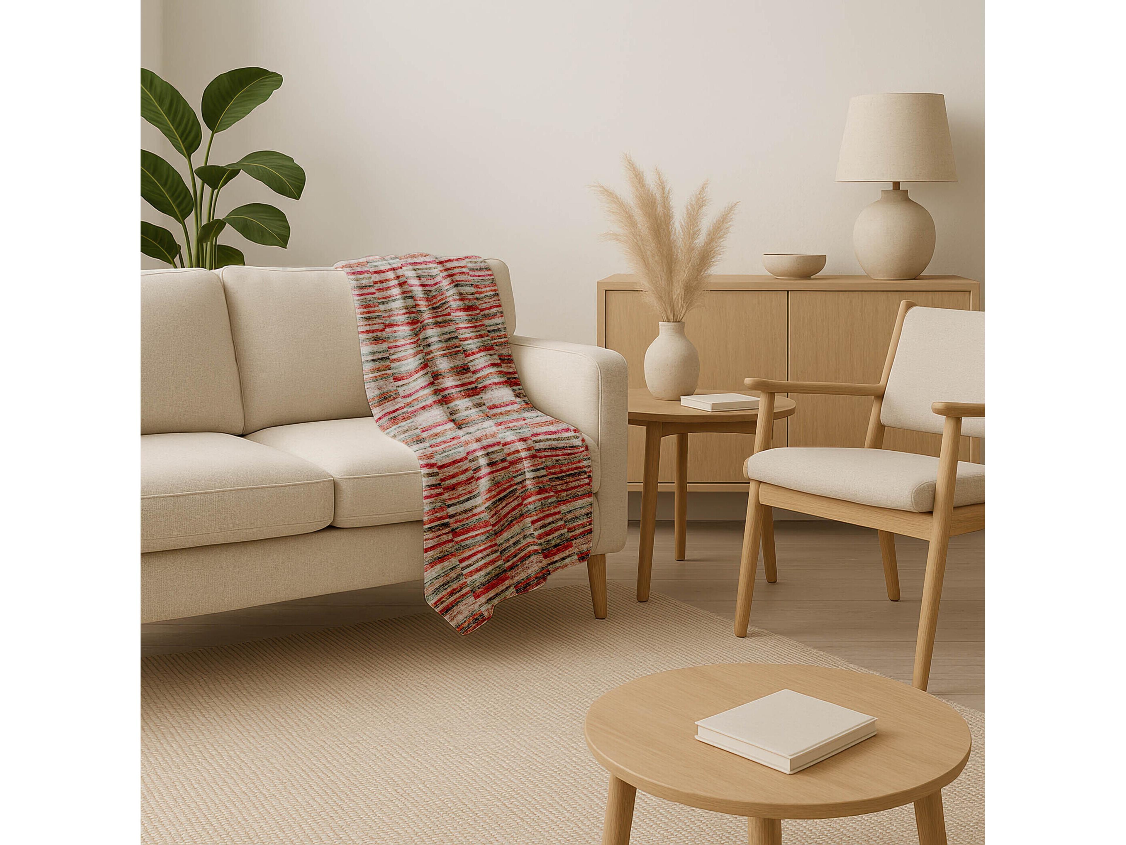 Dalyn Sherpa Red Polyester Throw