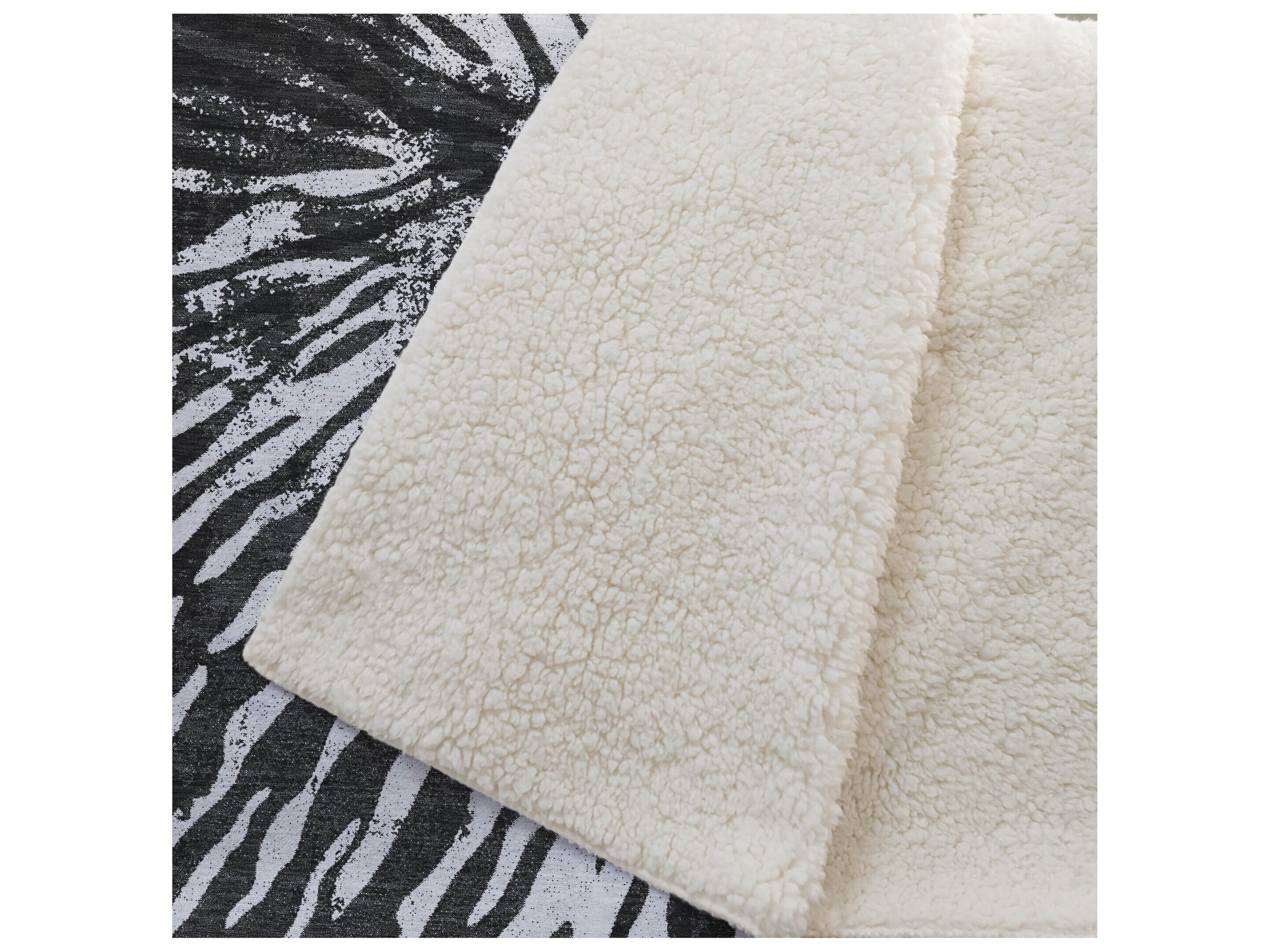 Dalyn Sherpa Black Polyester Throw