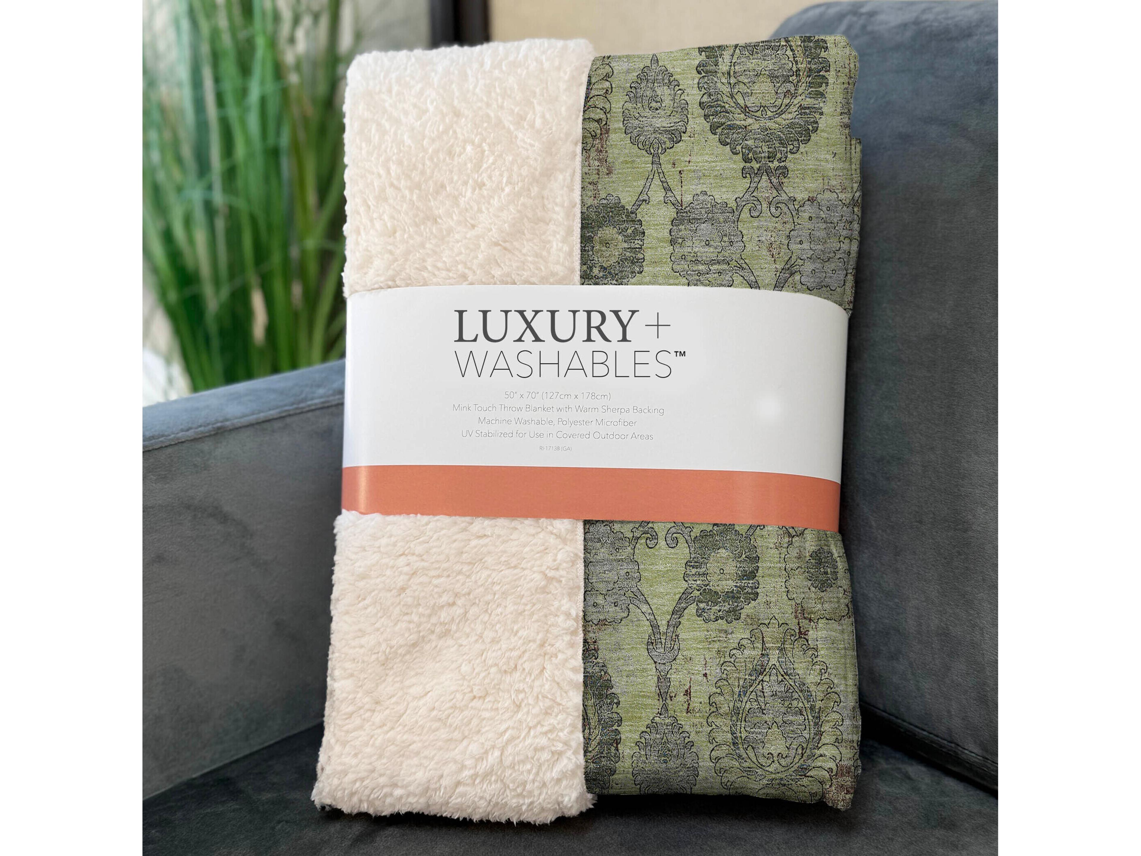 Dalyn Sherpa Green Polyester Throw