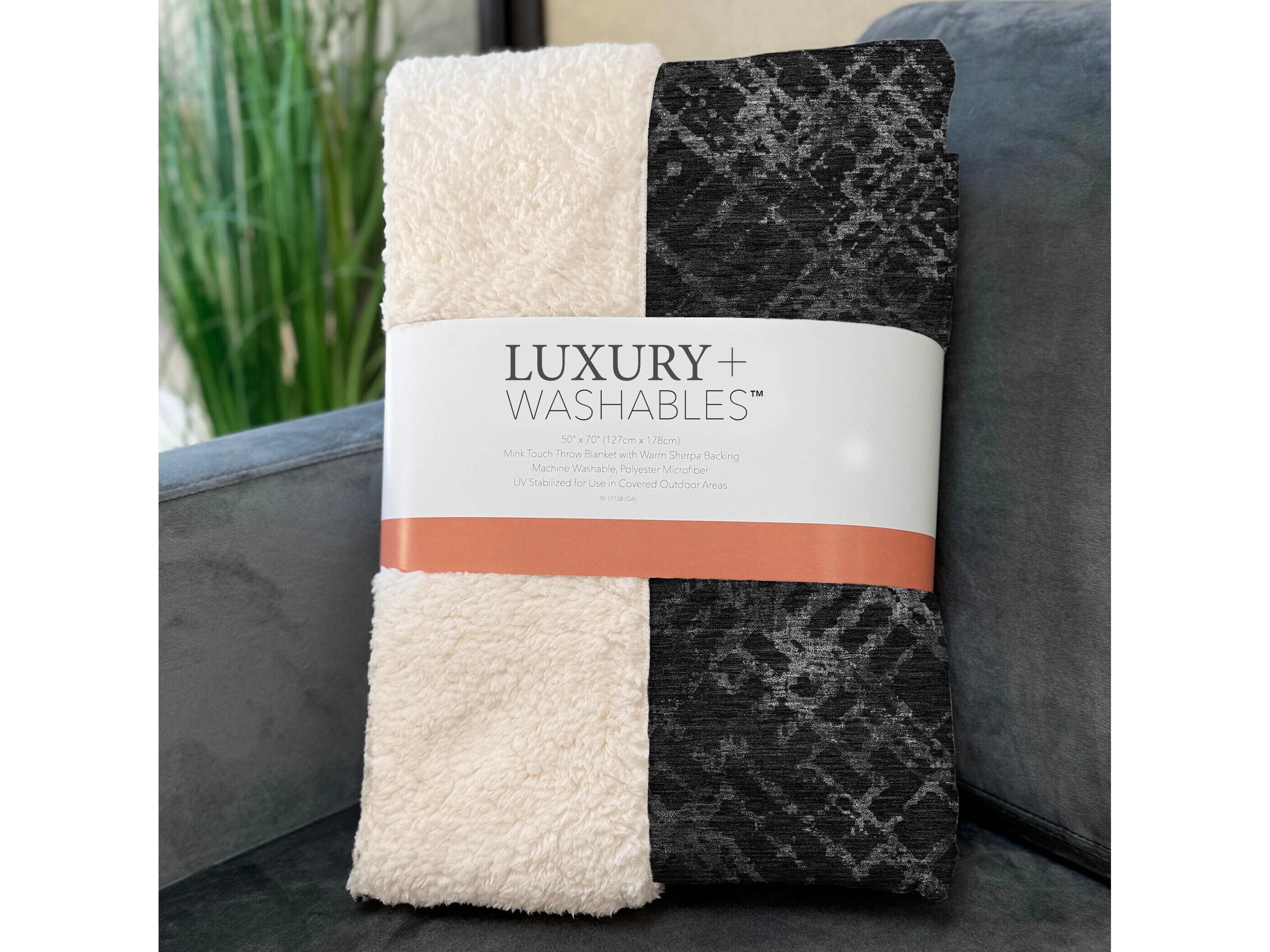 Dalyn Sherpa Gray Polyester Throw