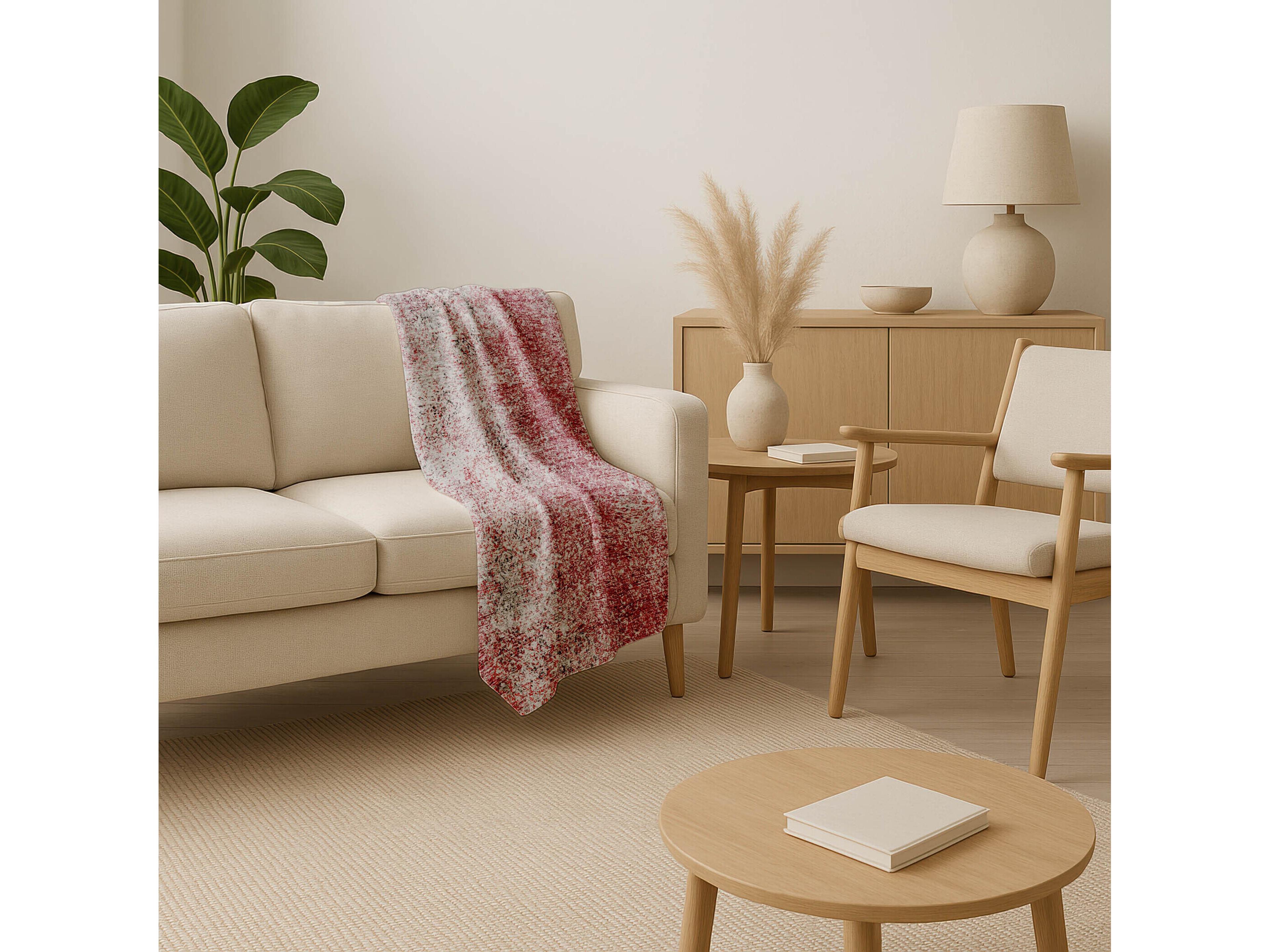 Dalyn Sherpa Red Polyester Throw