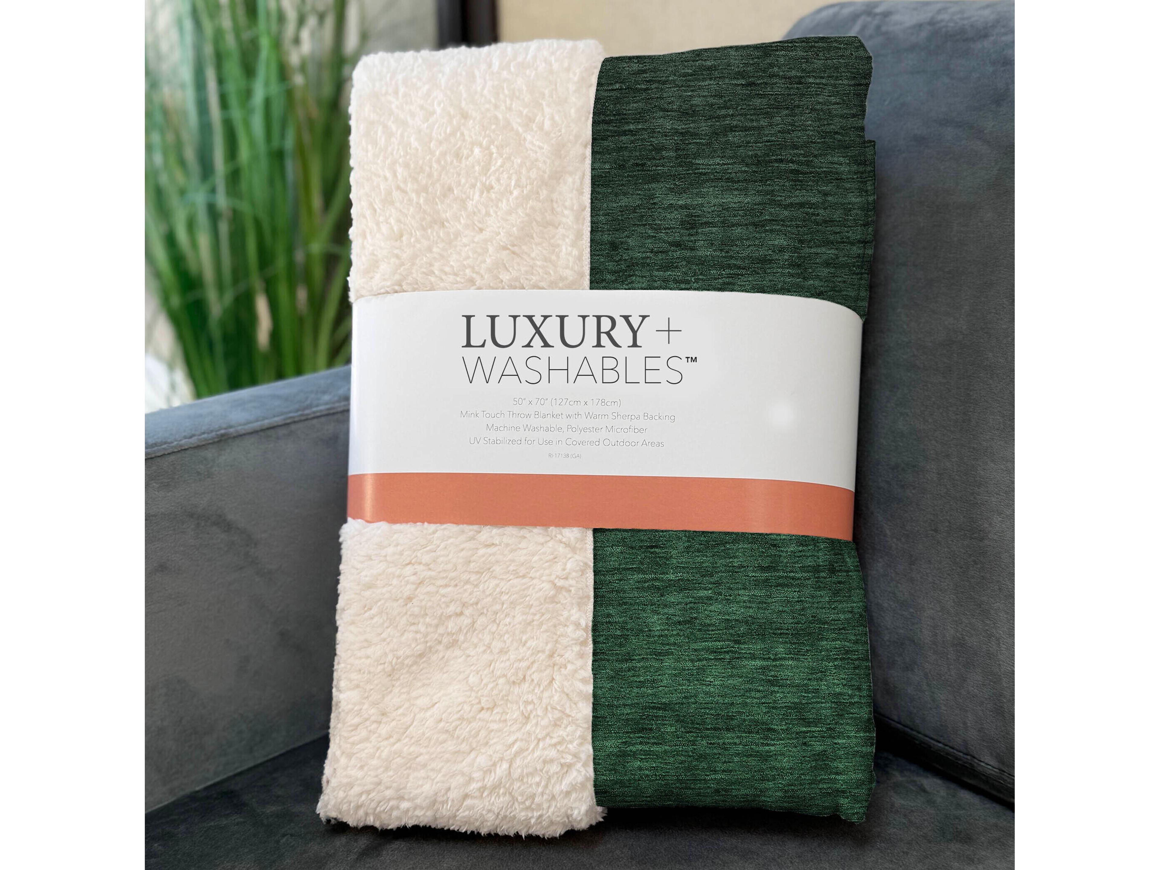 Dalyn Sherpa Green Polyester Throw