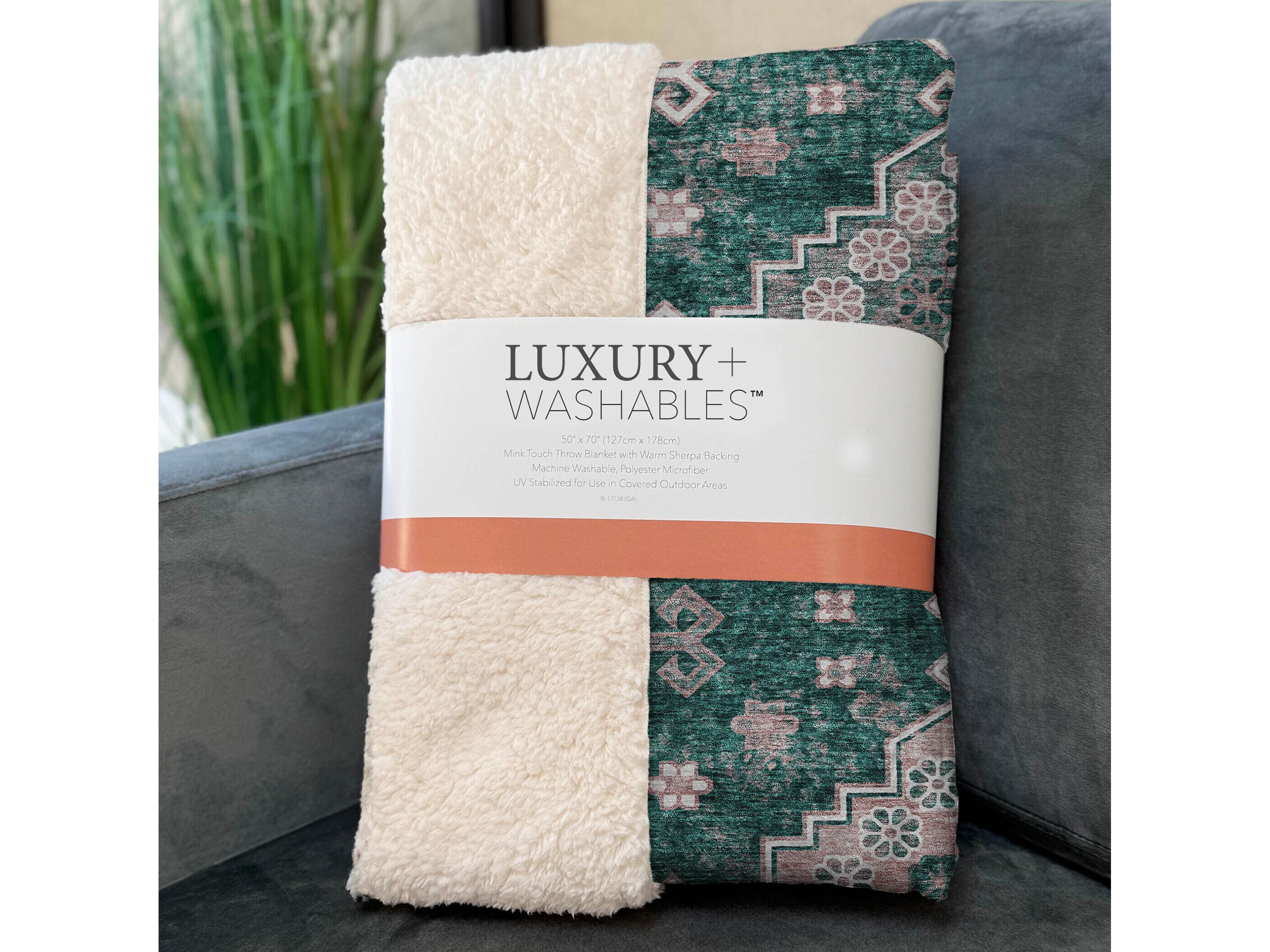 Dalyn Sherpa Green Polyester Throw