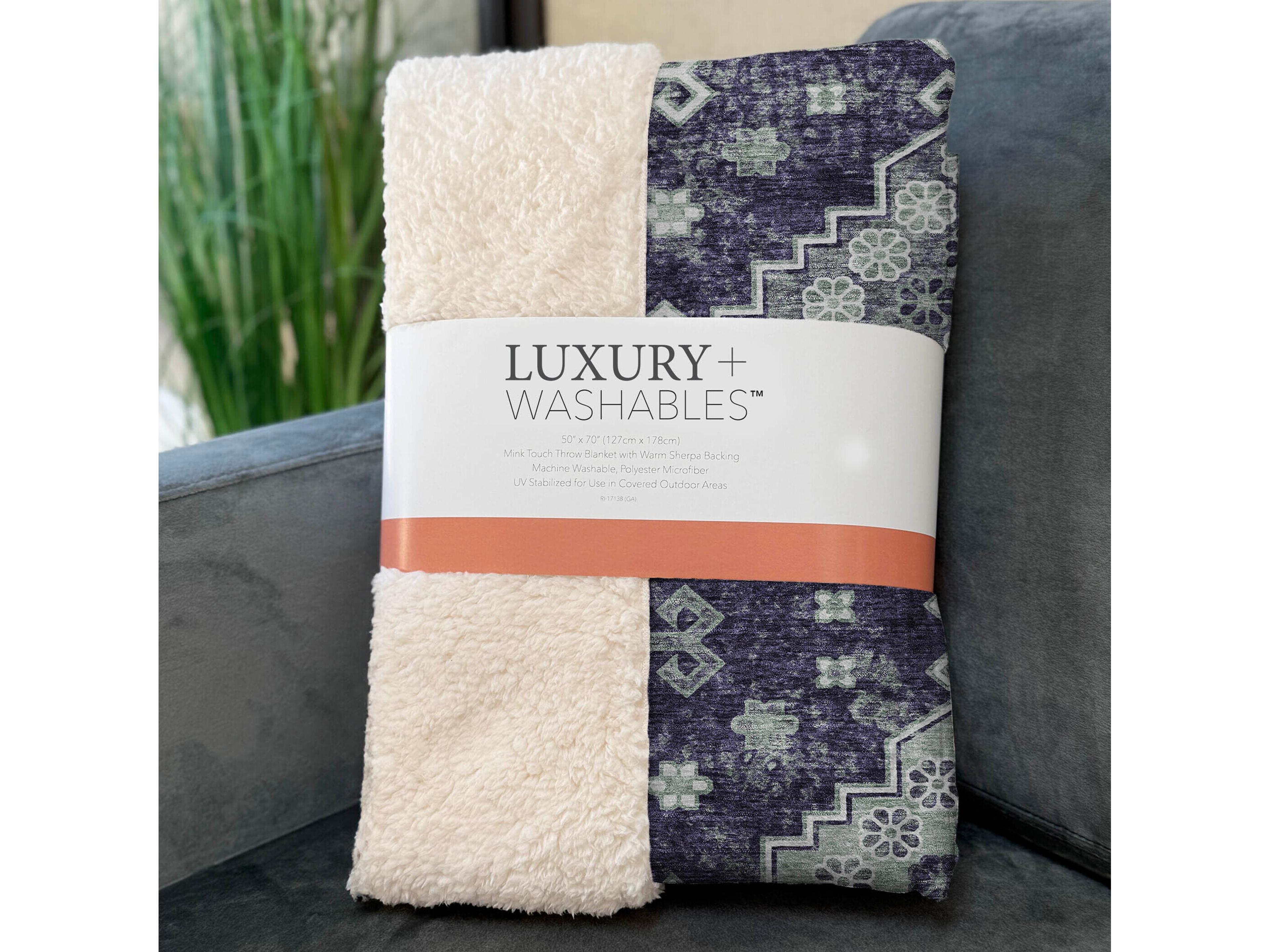 Dalyn Sherpa Purple Polyester Throw