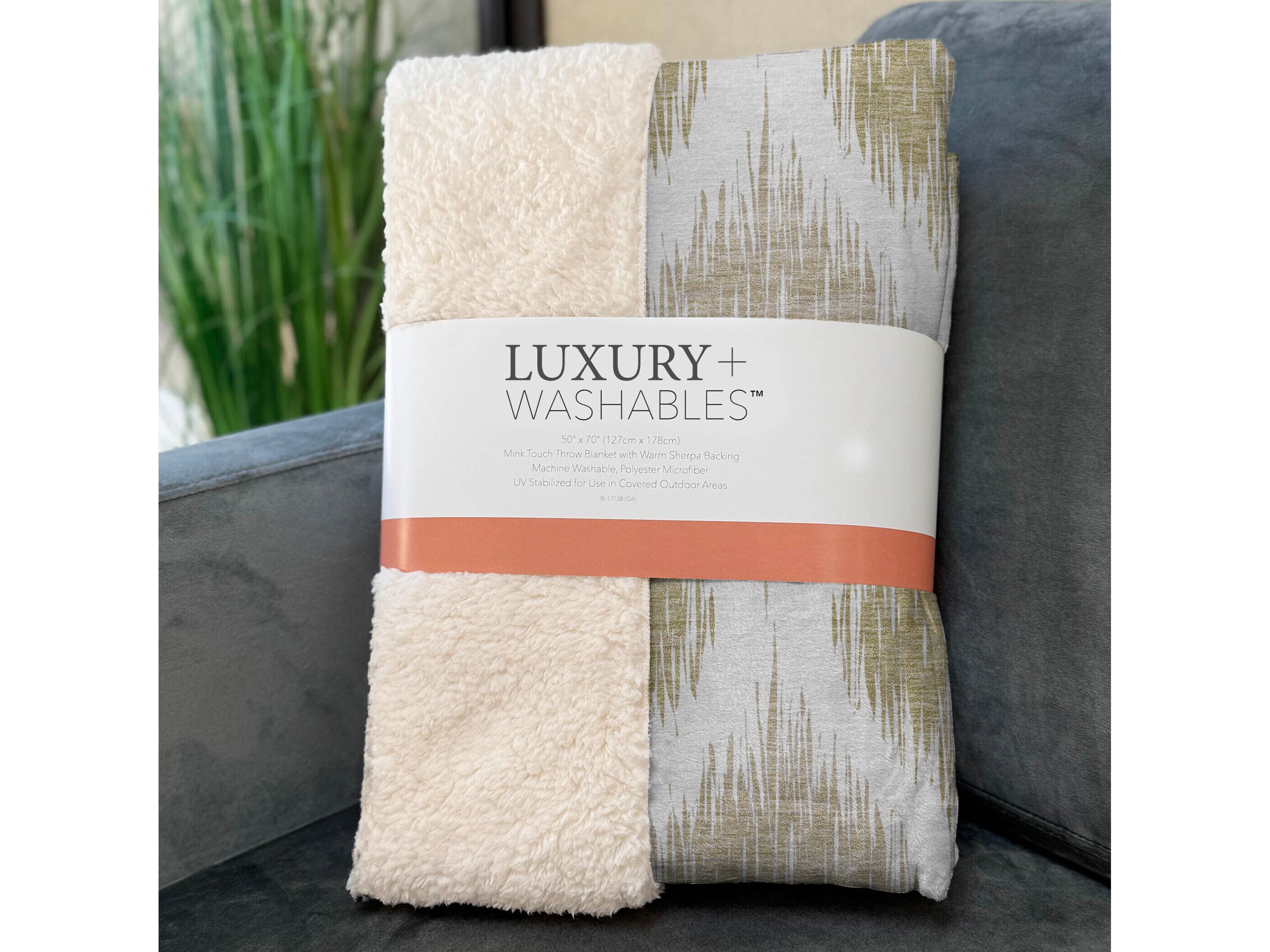 Dalyn Sherpa Gold Polyester Throw