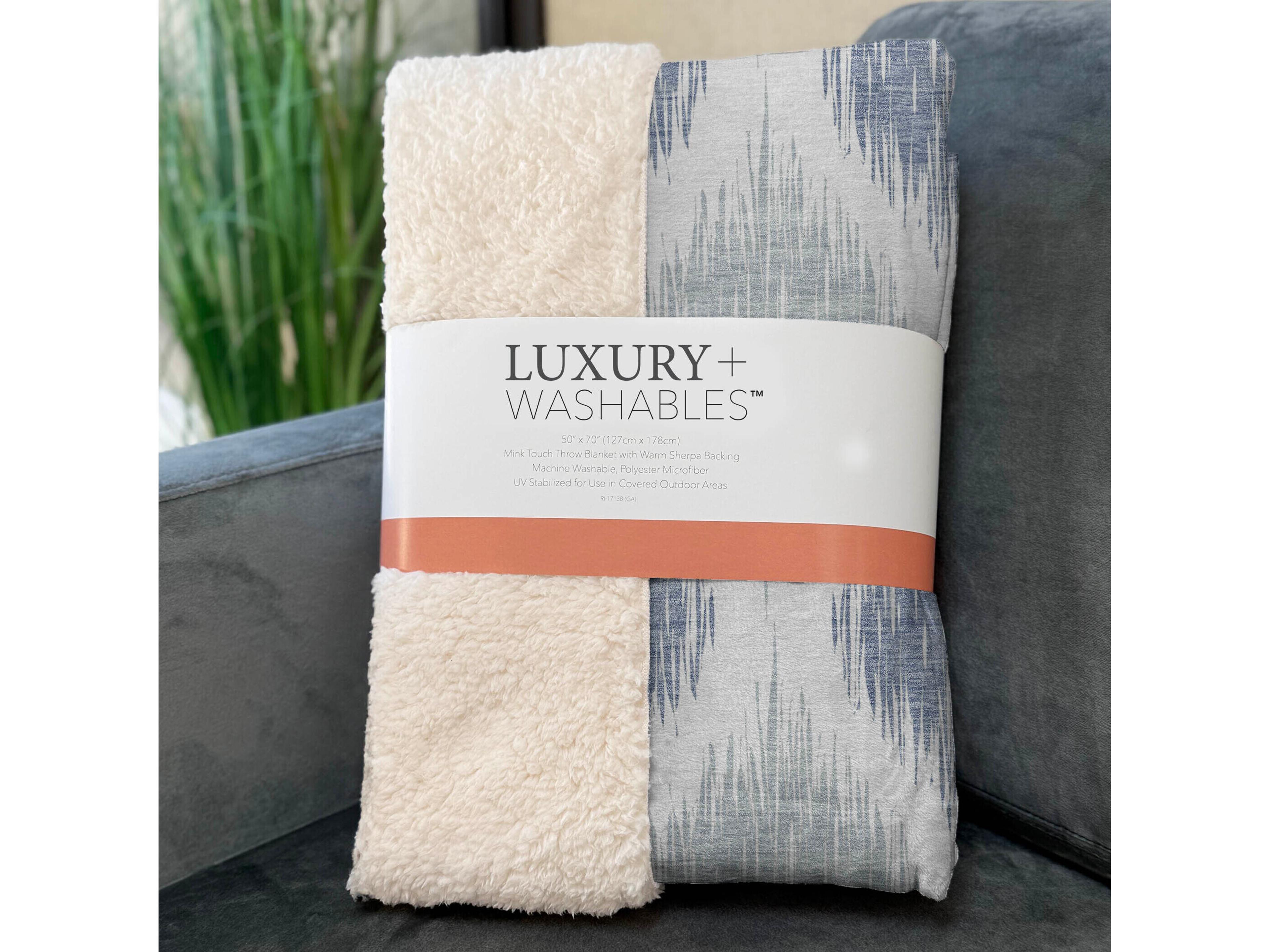 Dalyn Sherpa Blue Polyester Throw