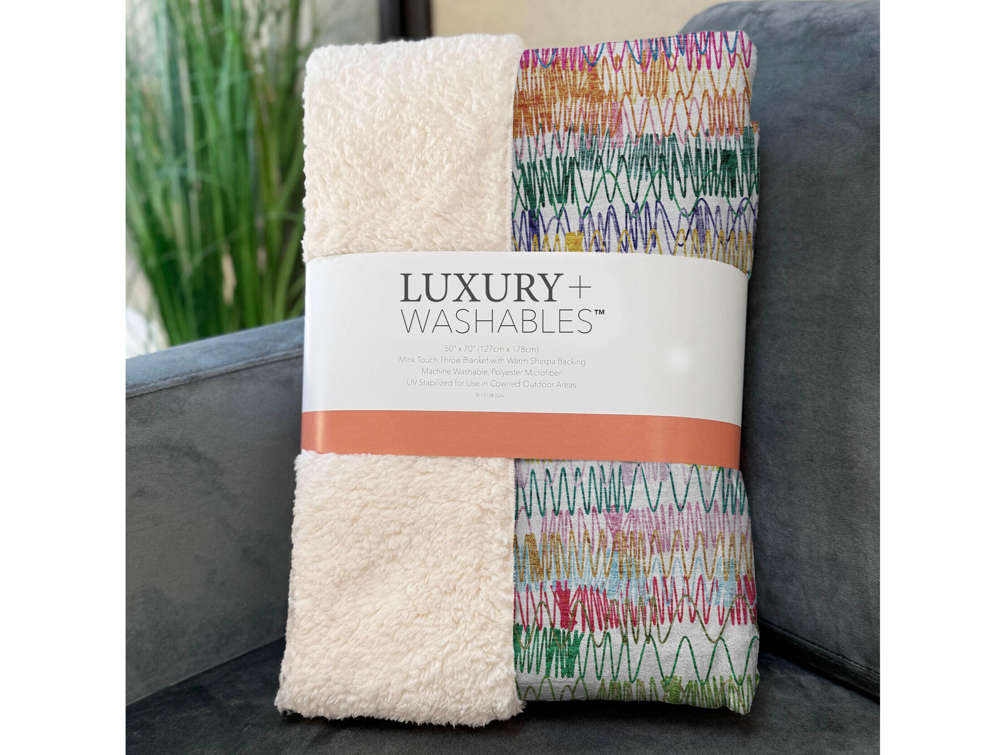 Dalyn Sherpa Green Polyester Throw