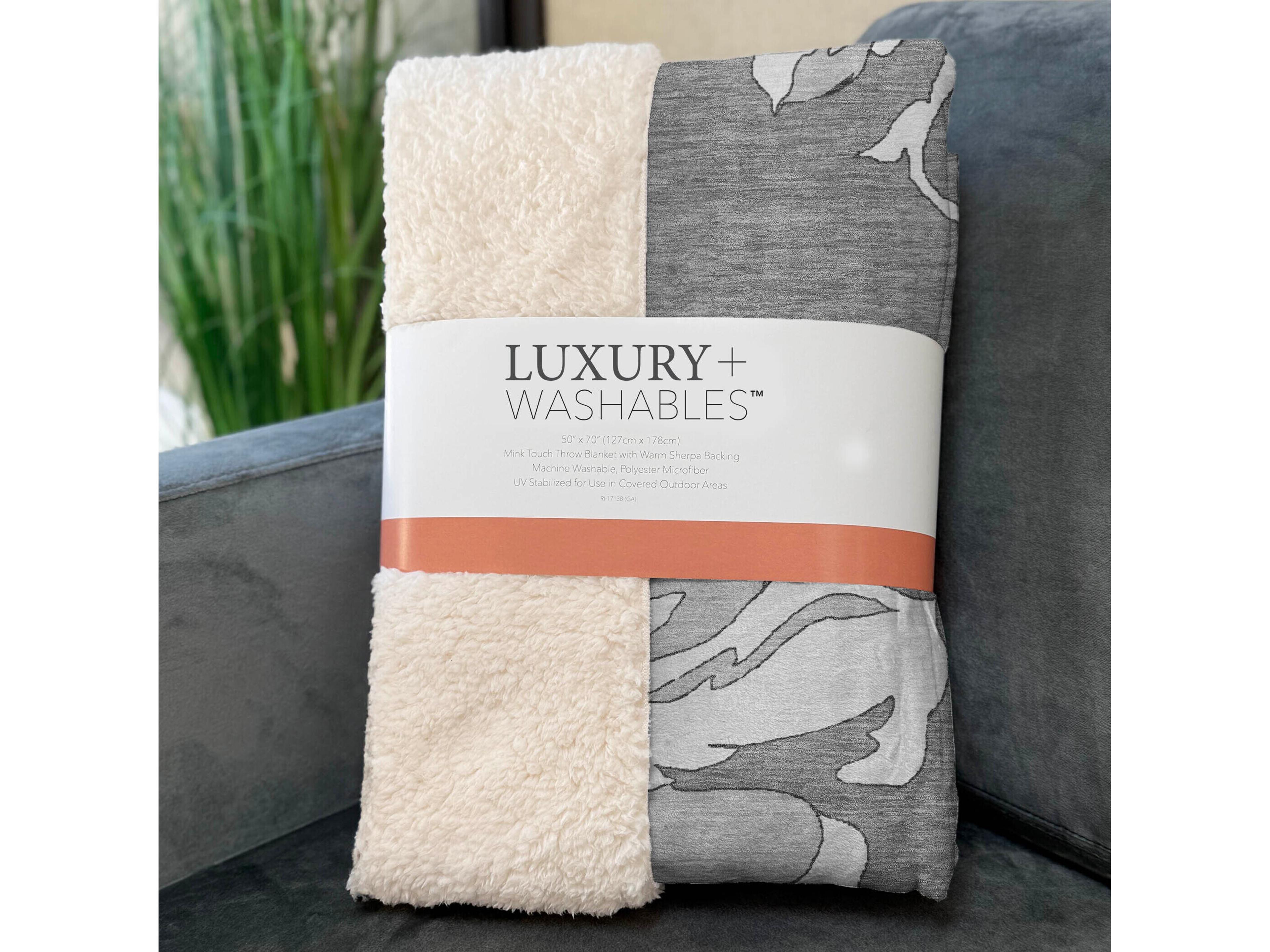 Dalyn Sherpa Gray Polyester Throw