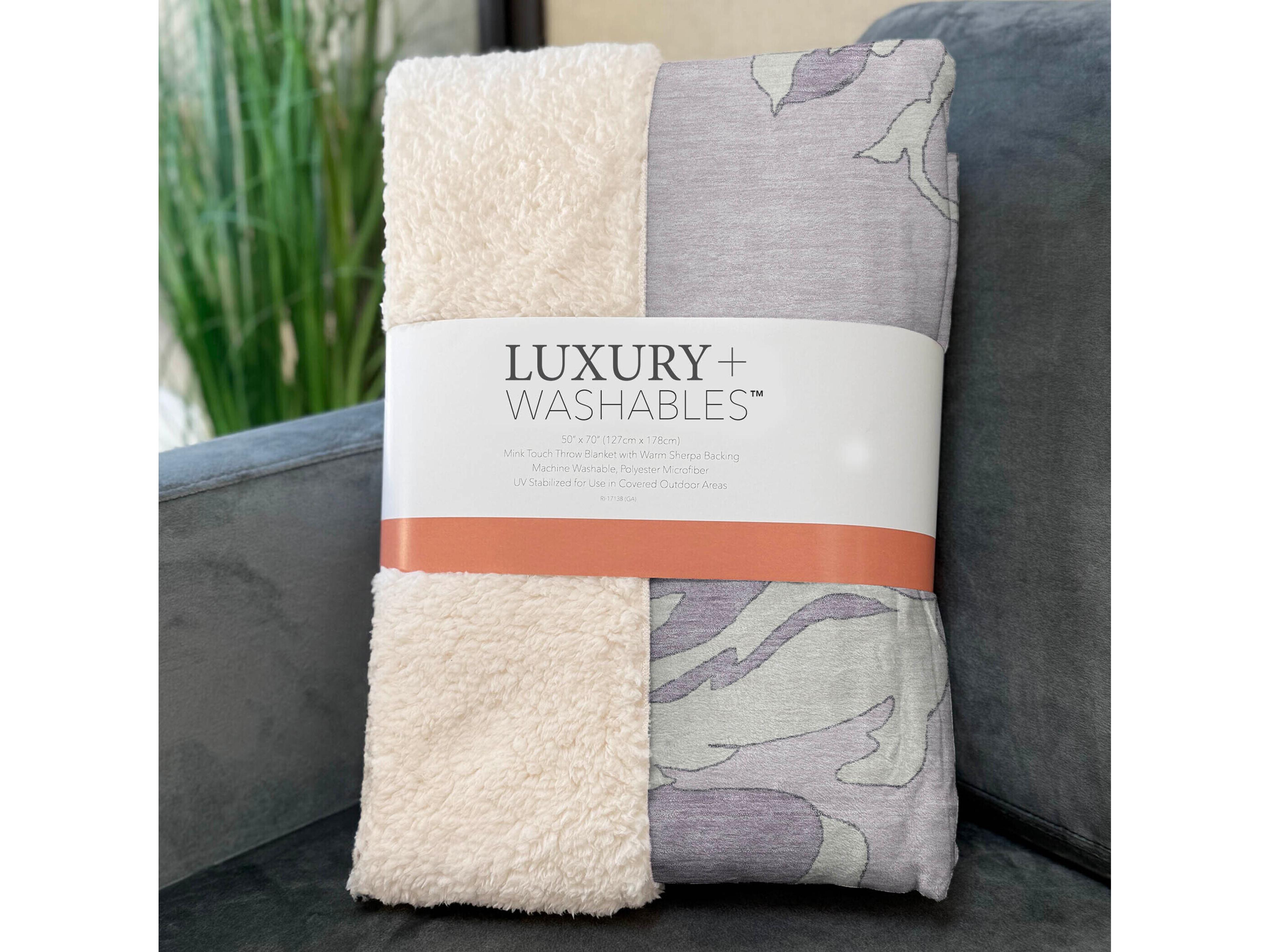 Dalyn Sherpa Purple Polyester Throw