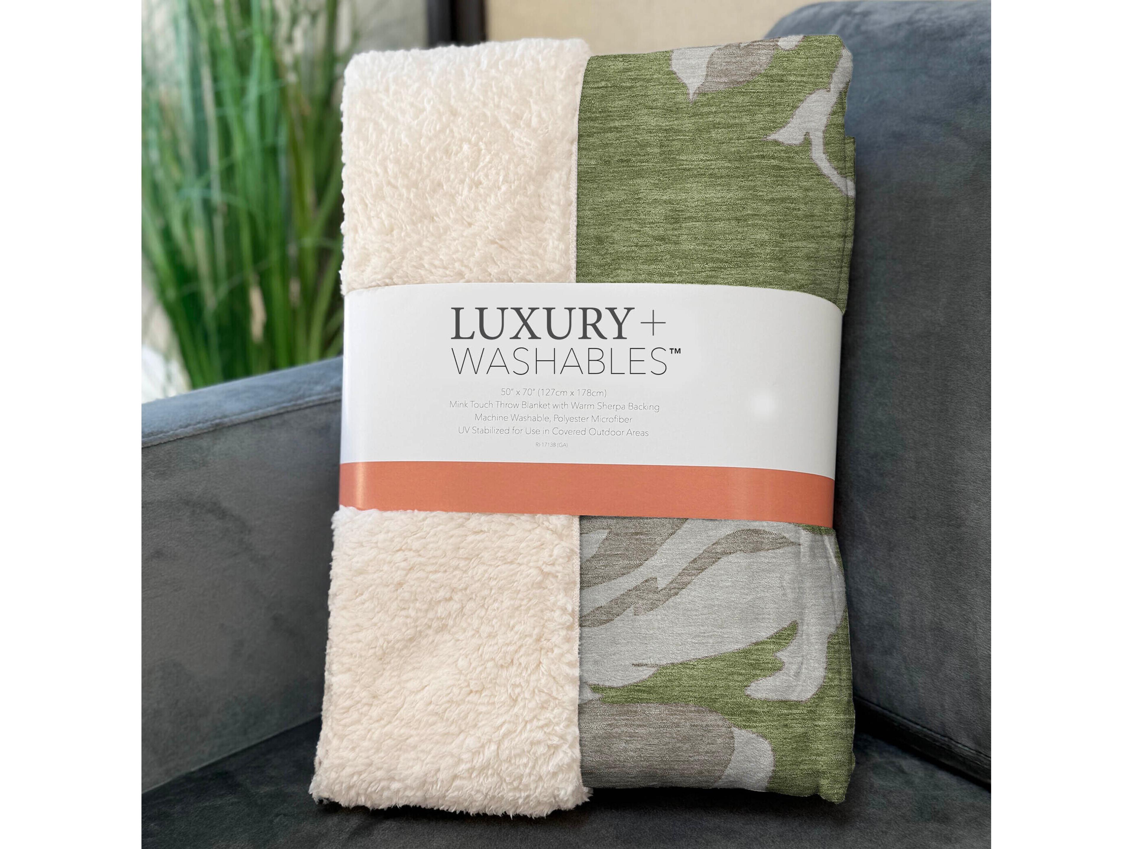 Dalyn Sherpa Green Polyester Throw