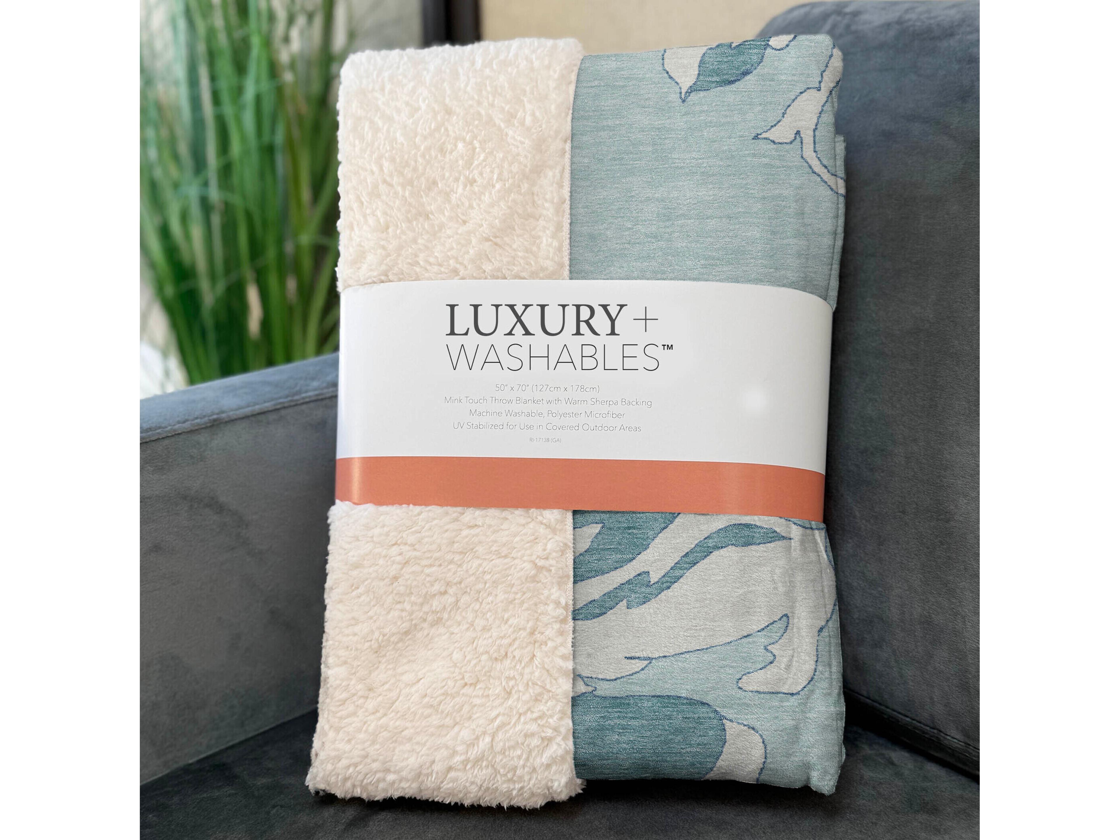 Dalyn Sherpa Teal Polyester Throw