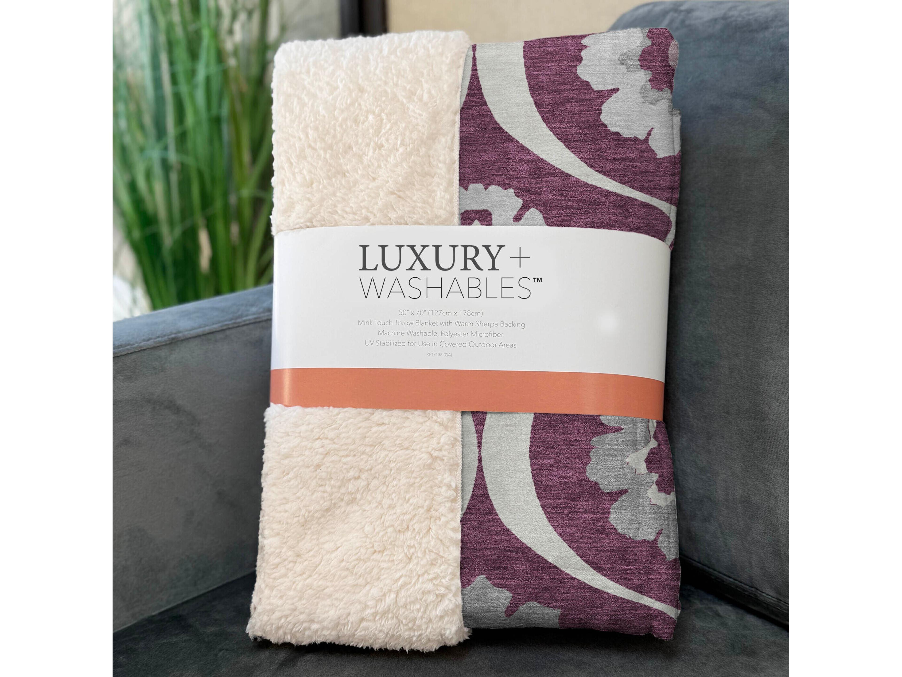 Dalyn Sherpa Purple Polyester Throw