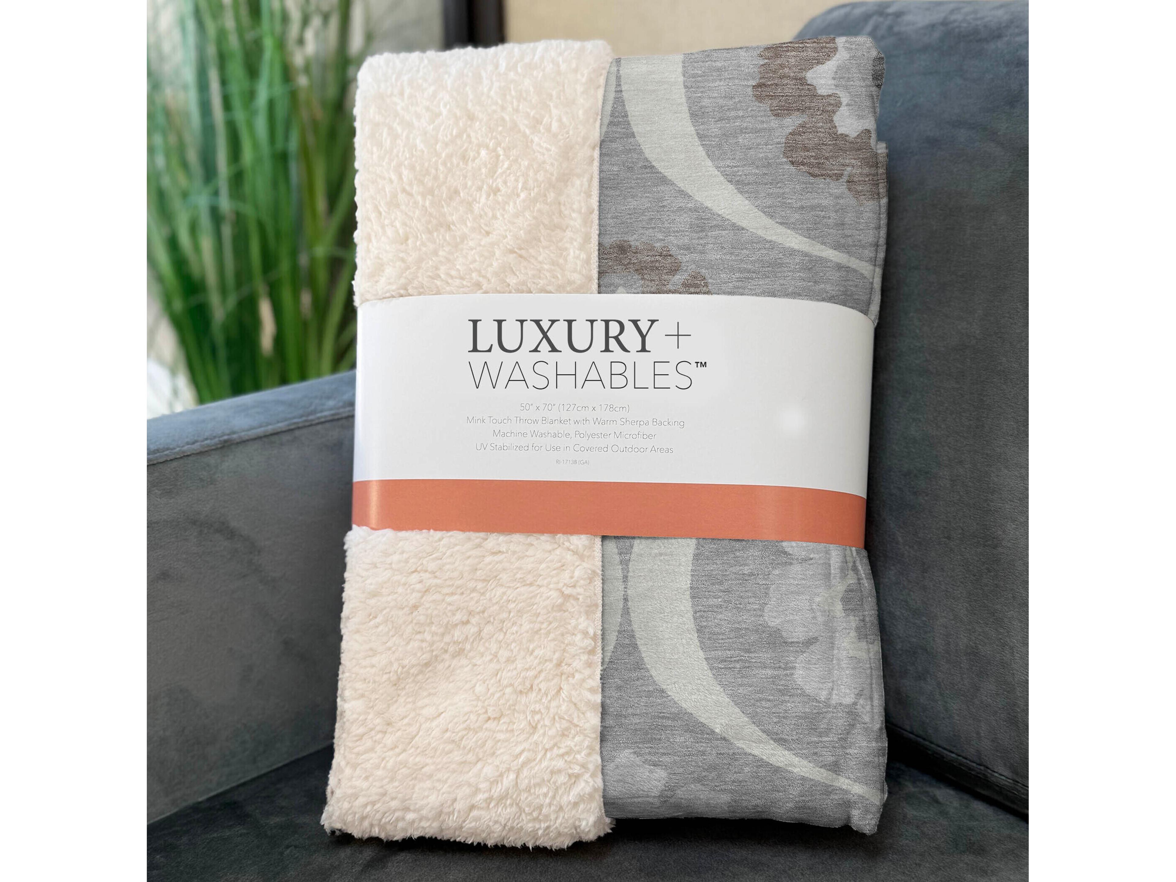 Dalyn Sherpa Gray Polyester Throw