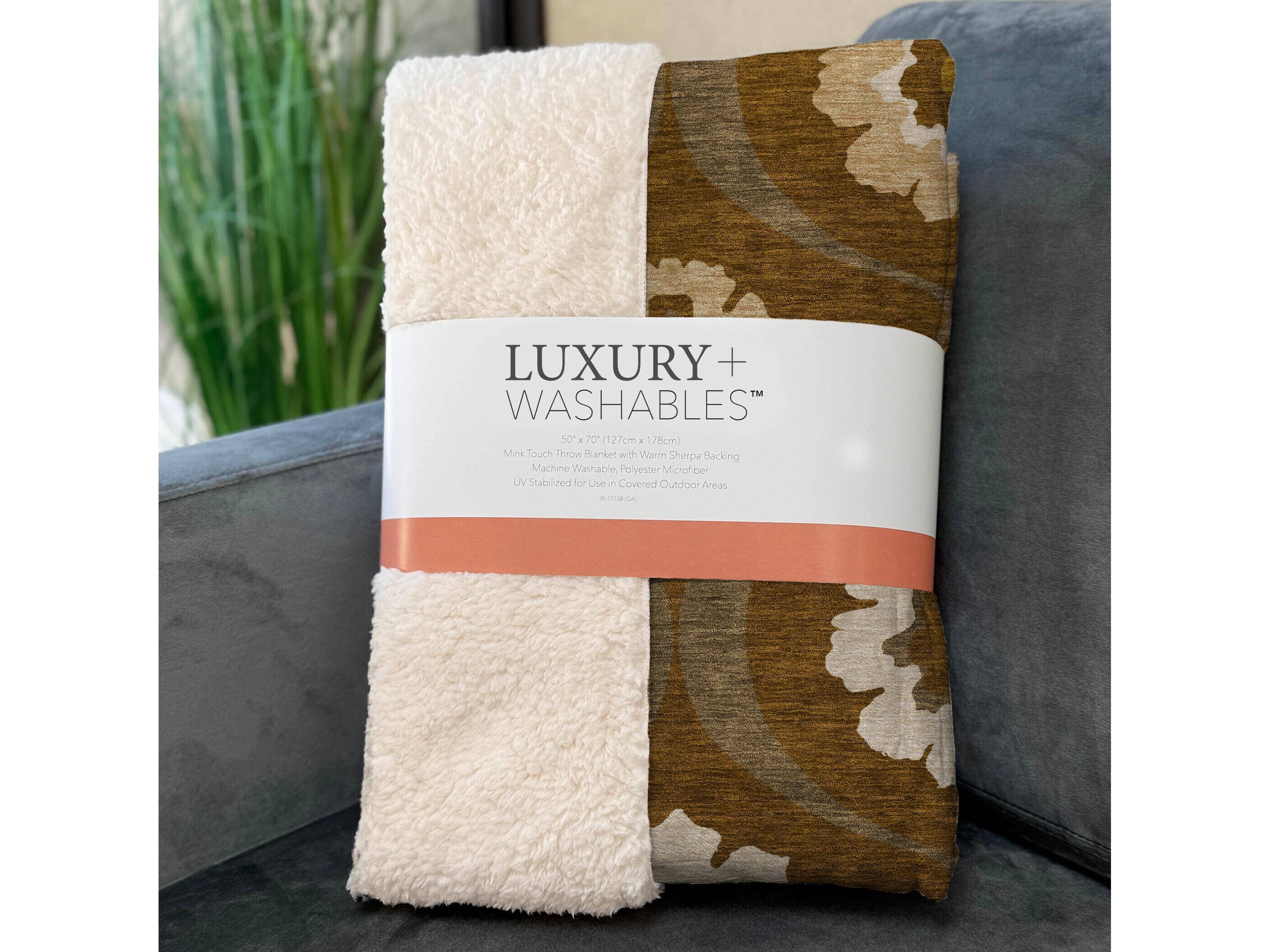 Dalyn Sherpa Brown Polyester Throw