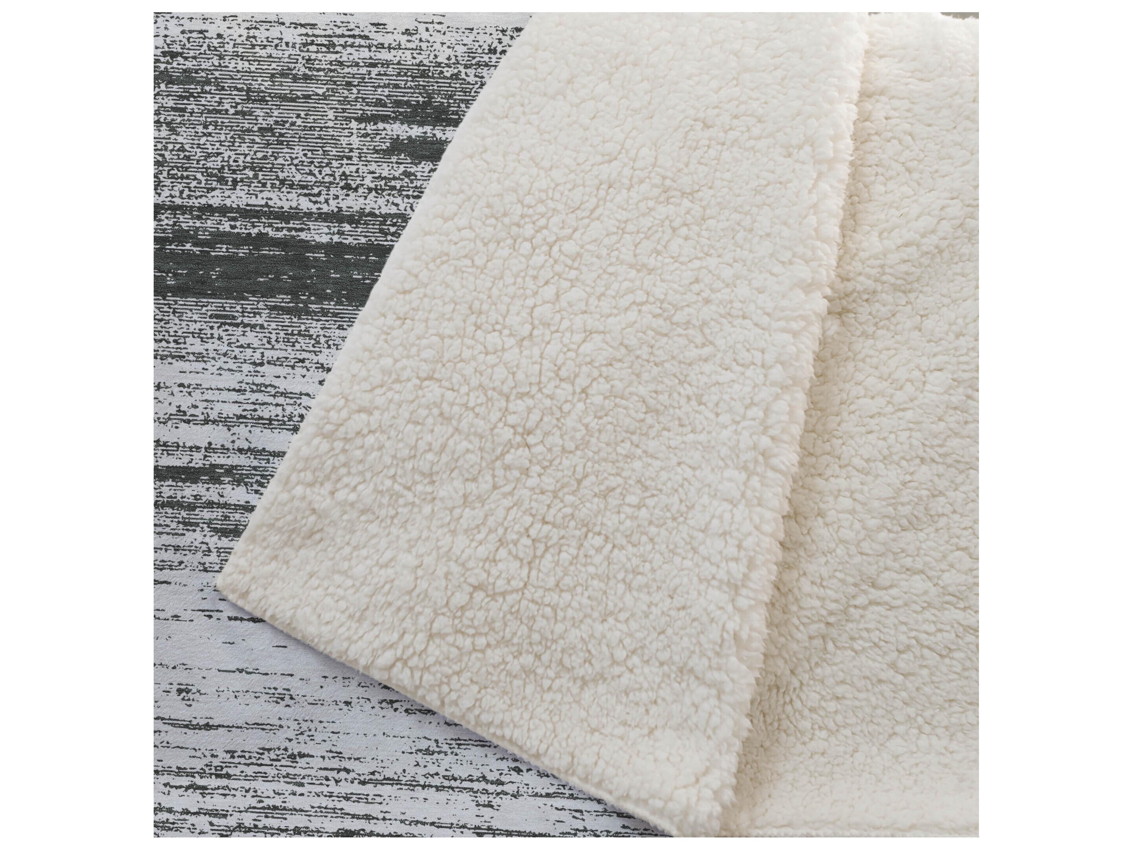 Dalyn Sherpa Black Polyester Throw