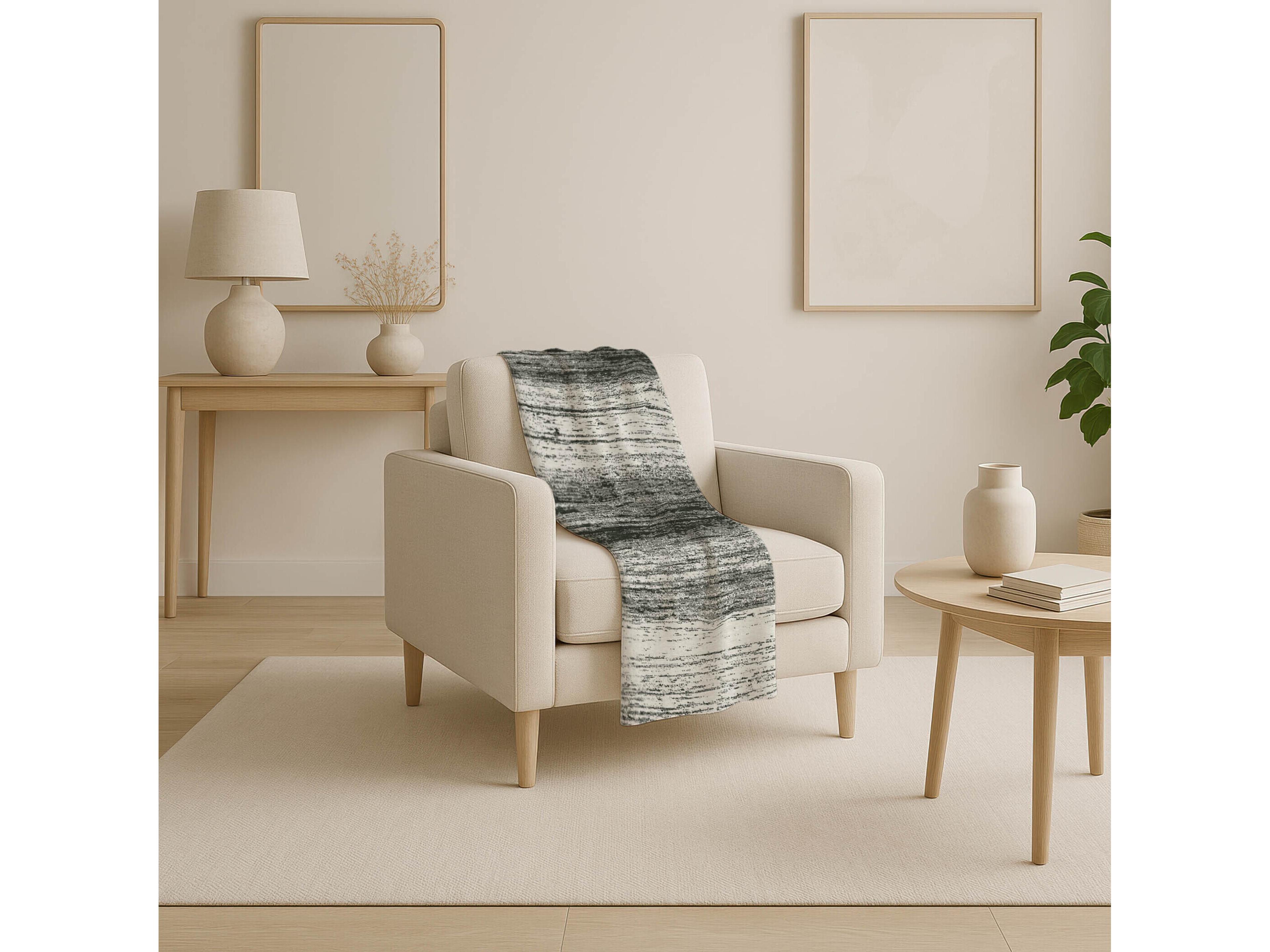 Dalyn Sherpa Black Polyester Throw