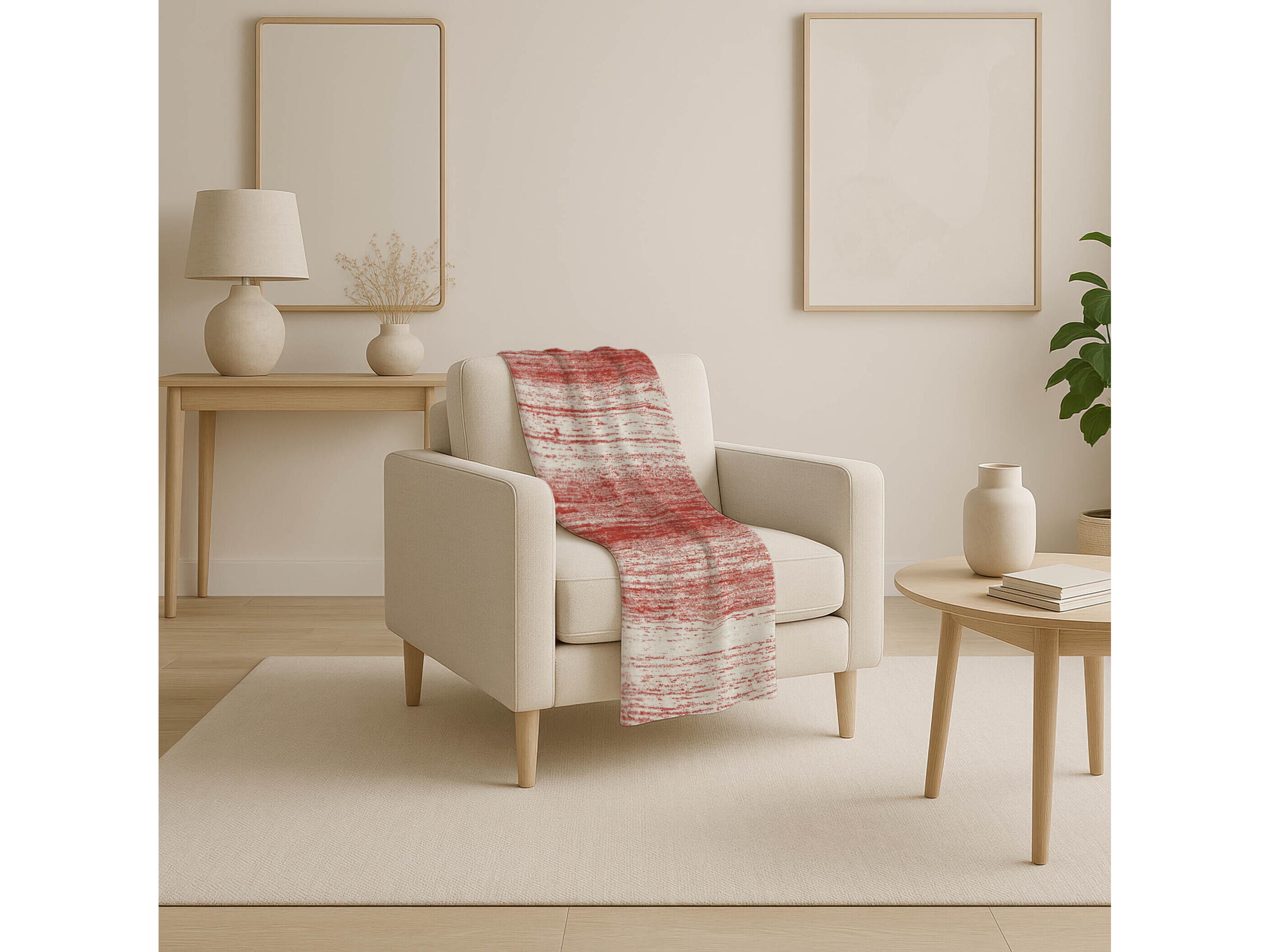 Dalyn Sherpa Red Polyester Throw