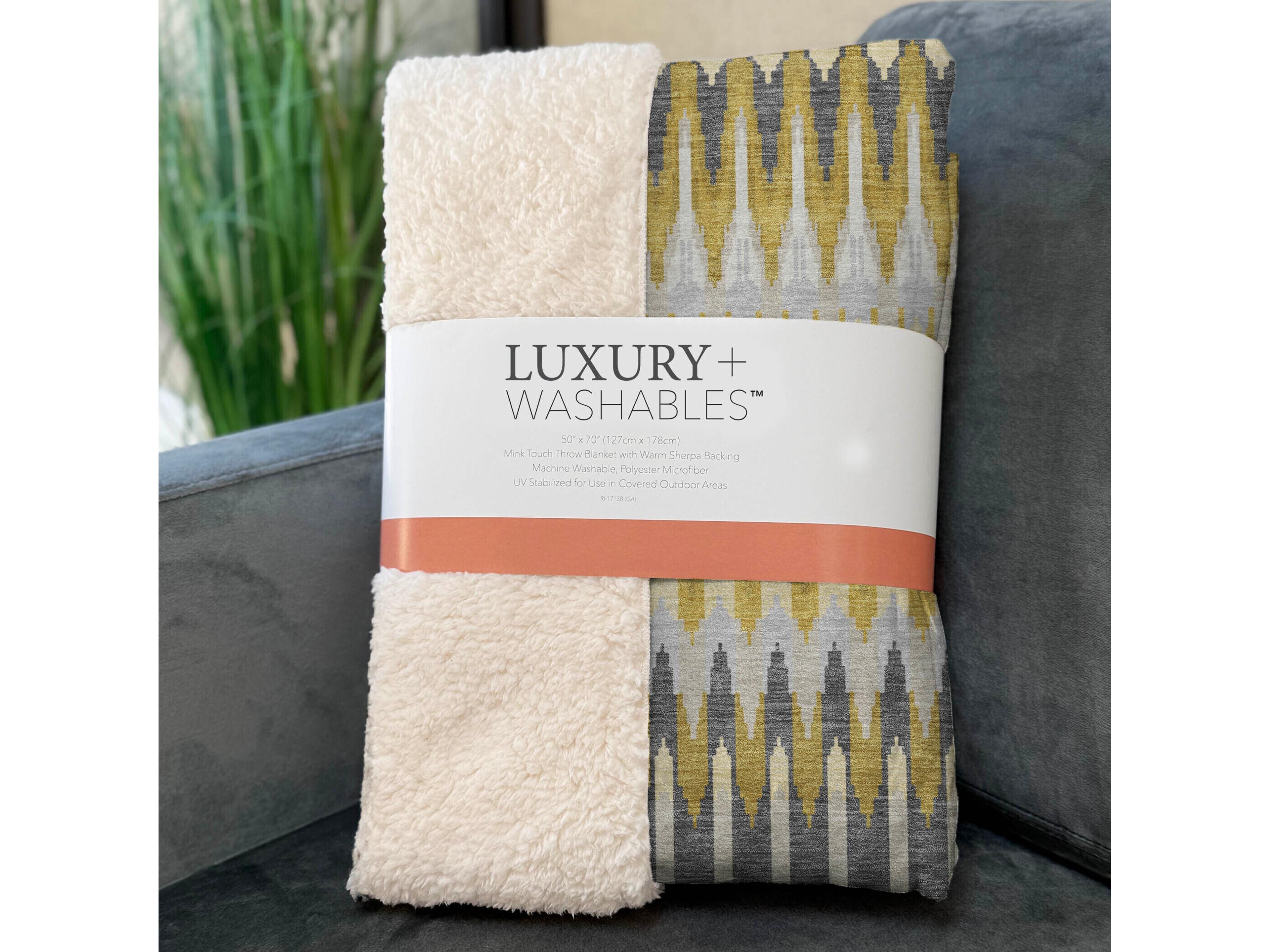 Dalyn Sherpa Gold Polyester Throw