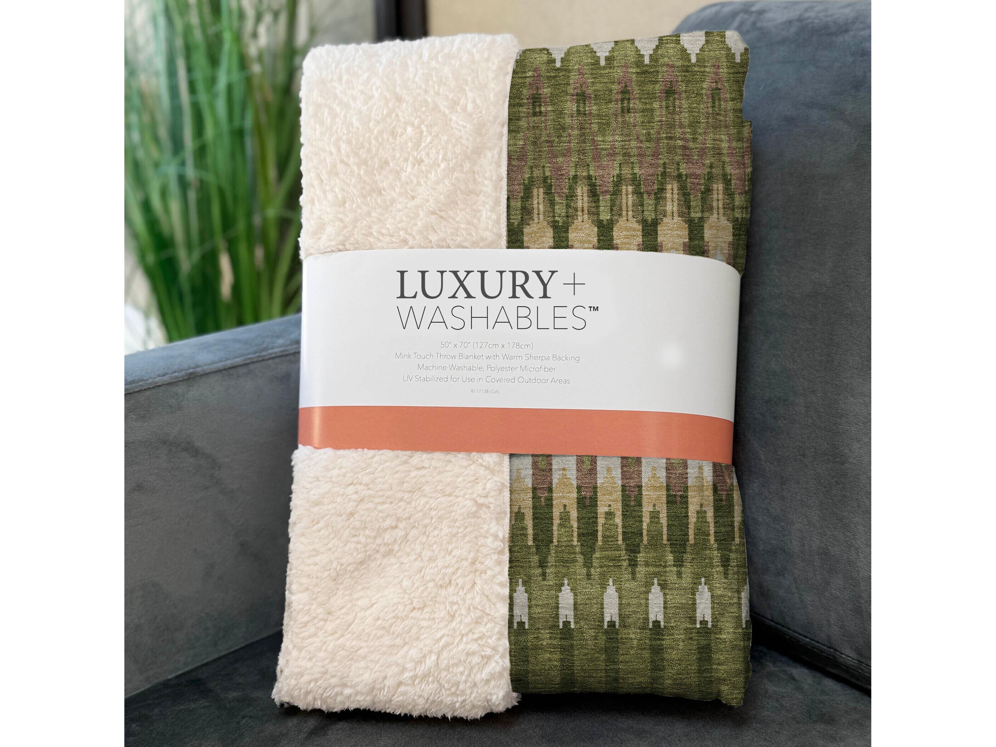 Dalyn Sherpa Green Polyester Throw