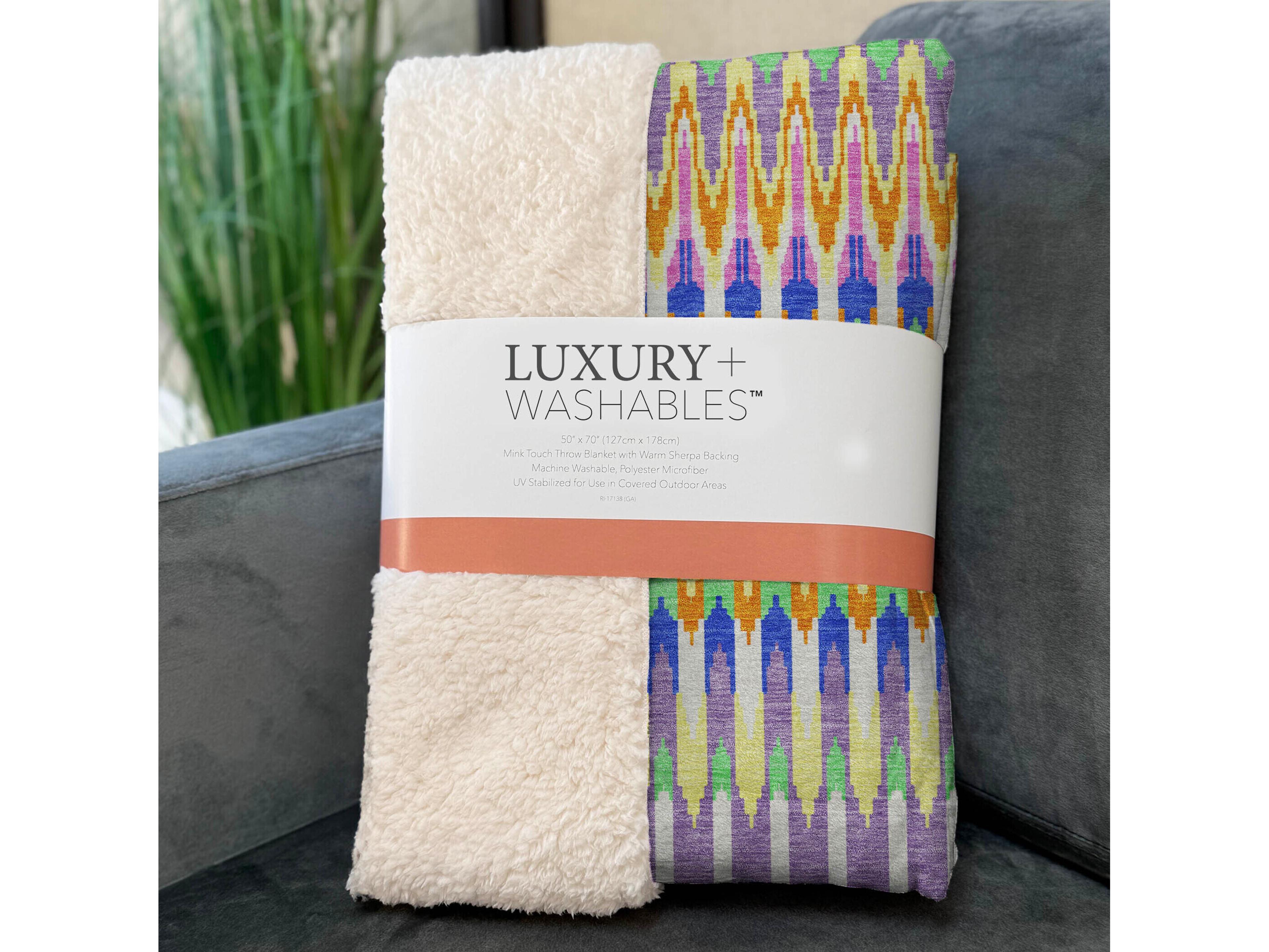 Dalyn Sherpa Ivory Polyester Throw