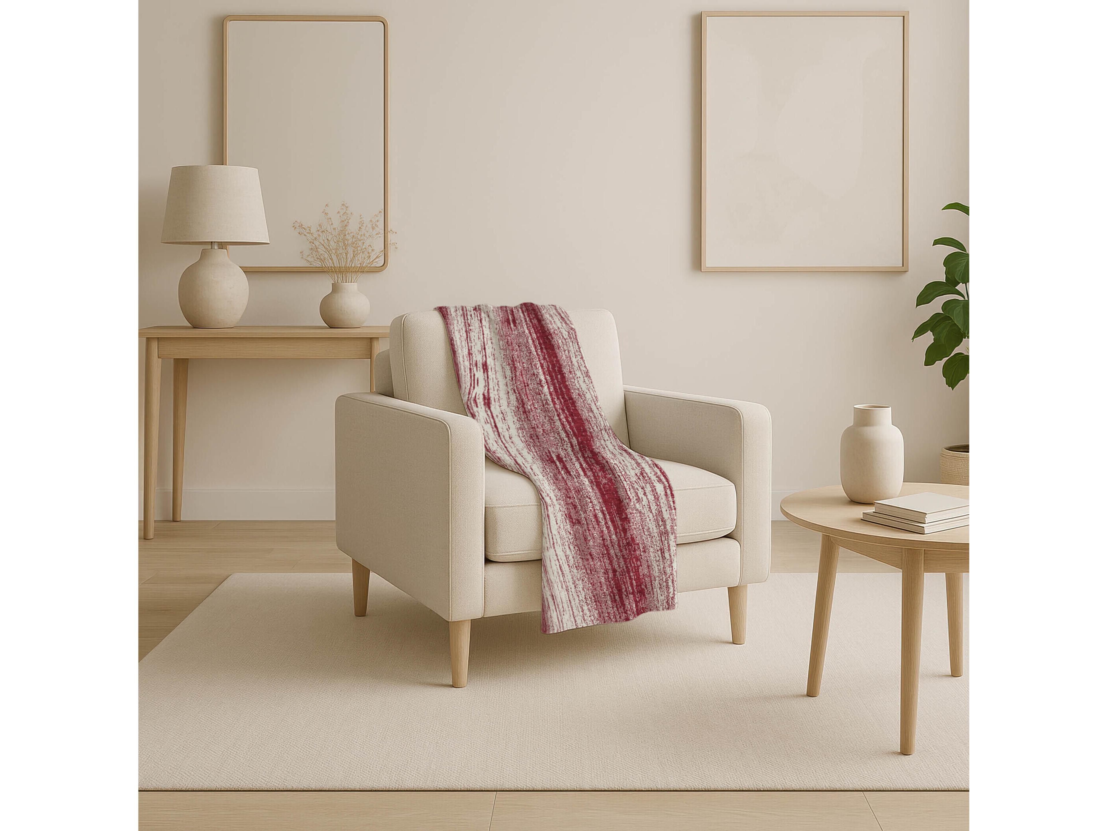 Dalyn Sherpa Red Polyester Throw