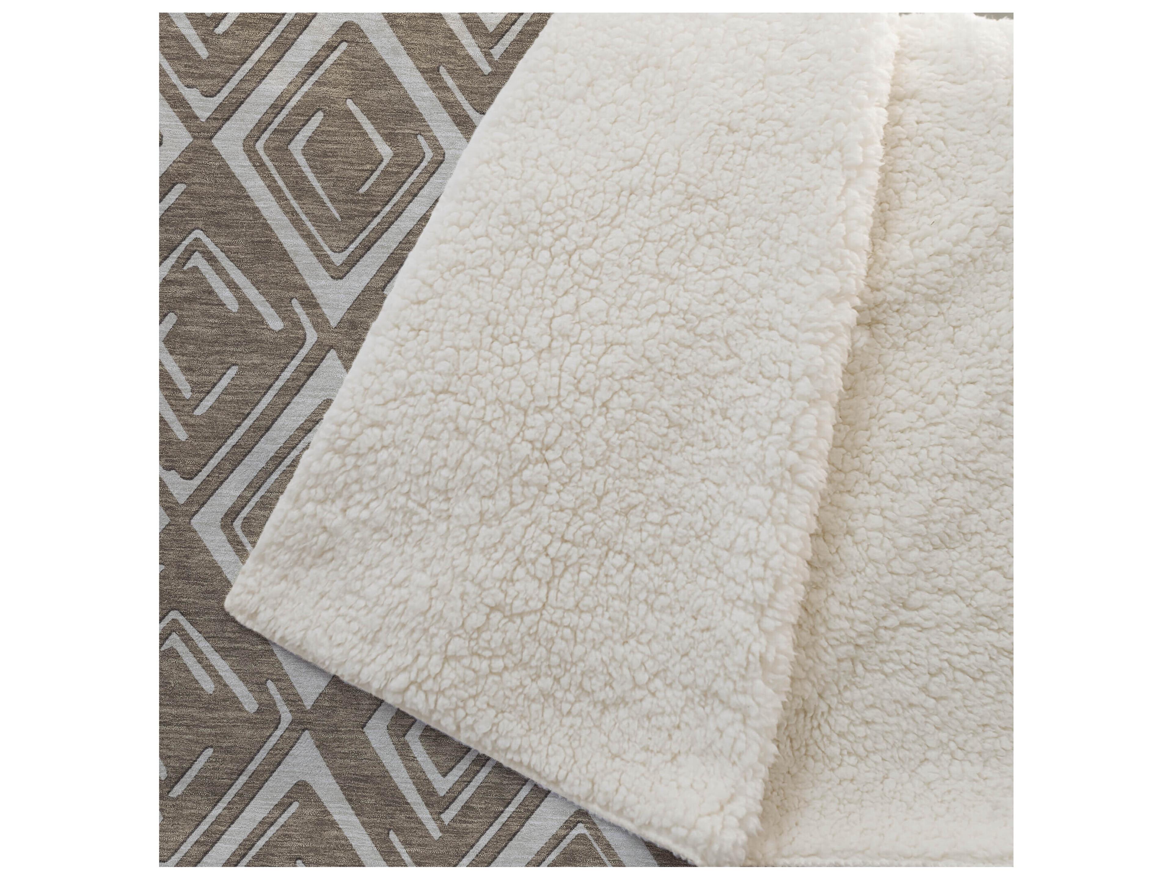 Dalyn Sherpa Brown Polyester Throw