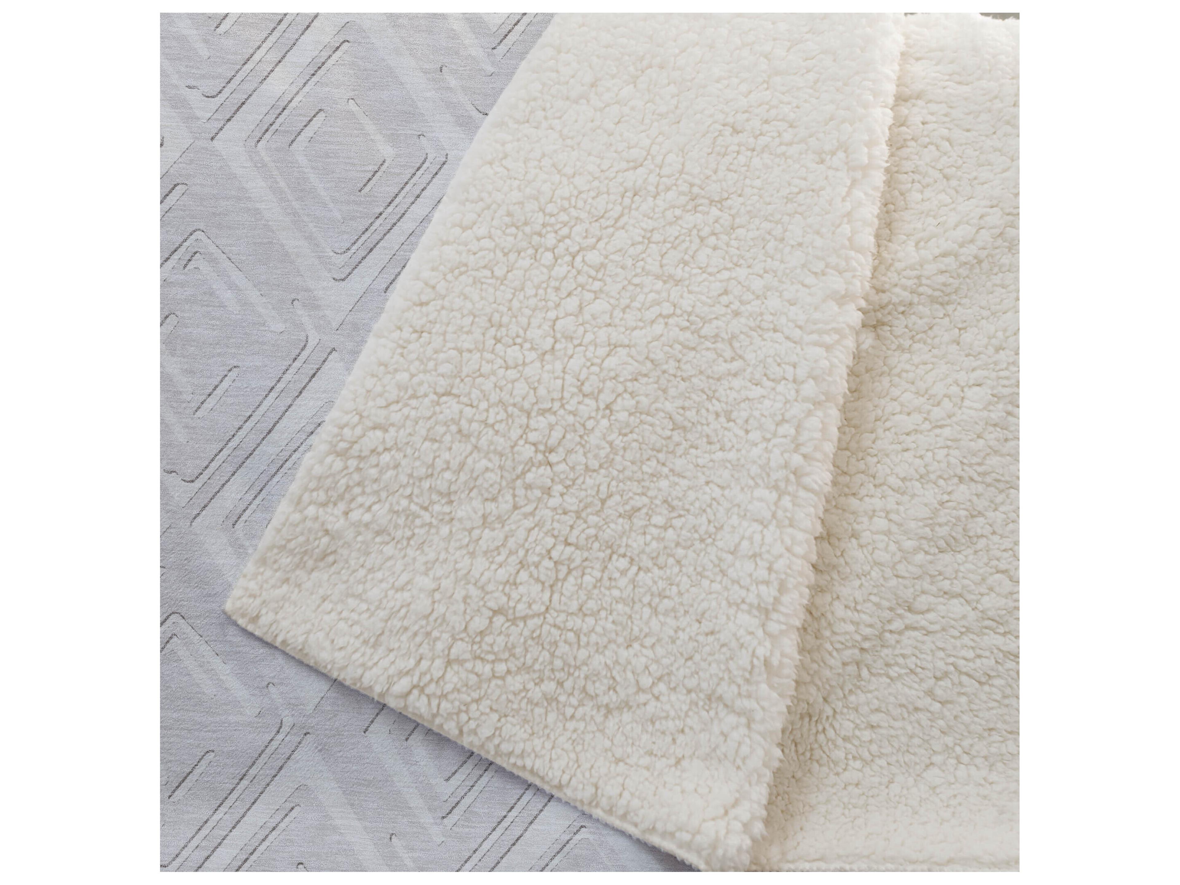 Dalyn Sherpa Ivory Polyester Throw