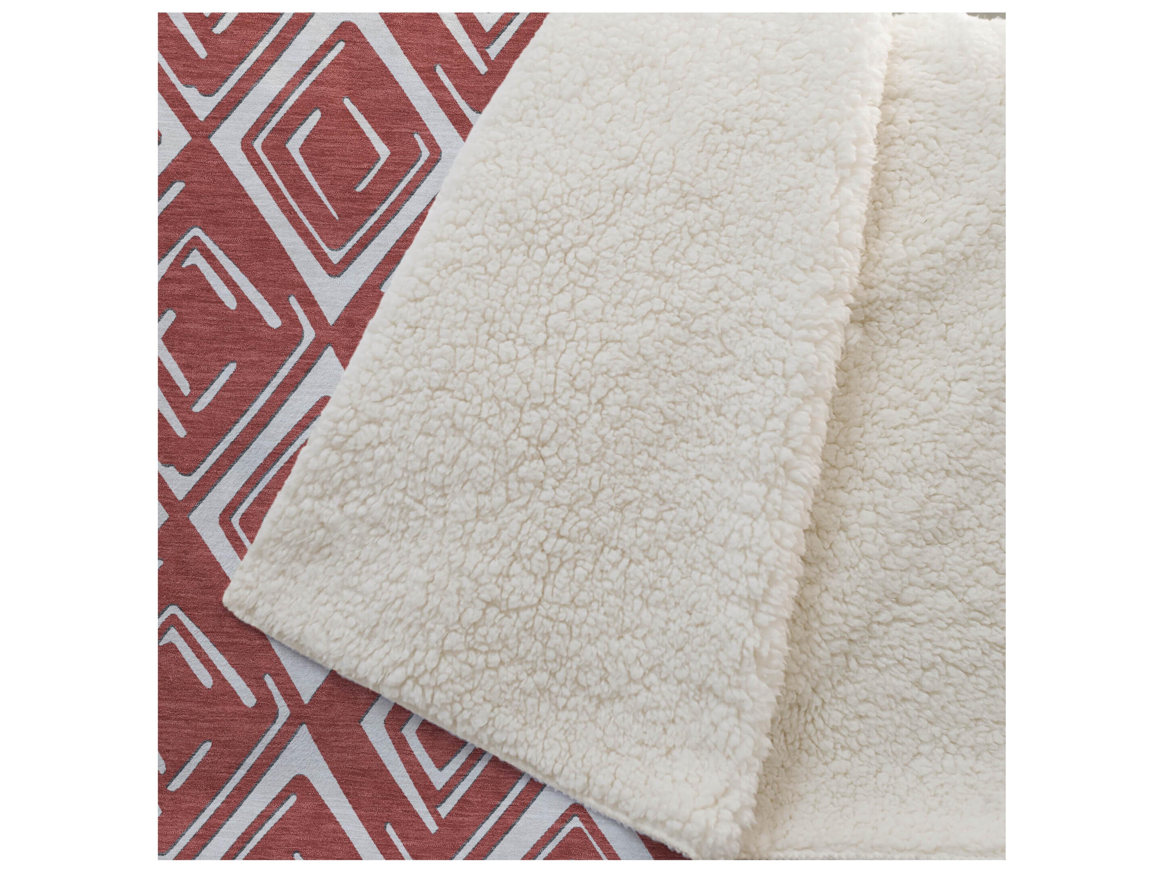 Dalyn Sherpa Red Polyester Throw