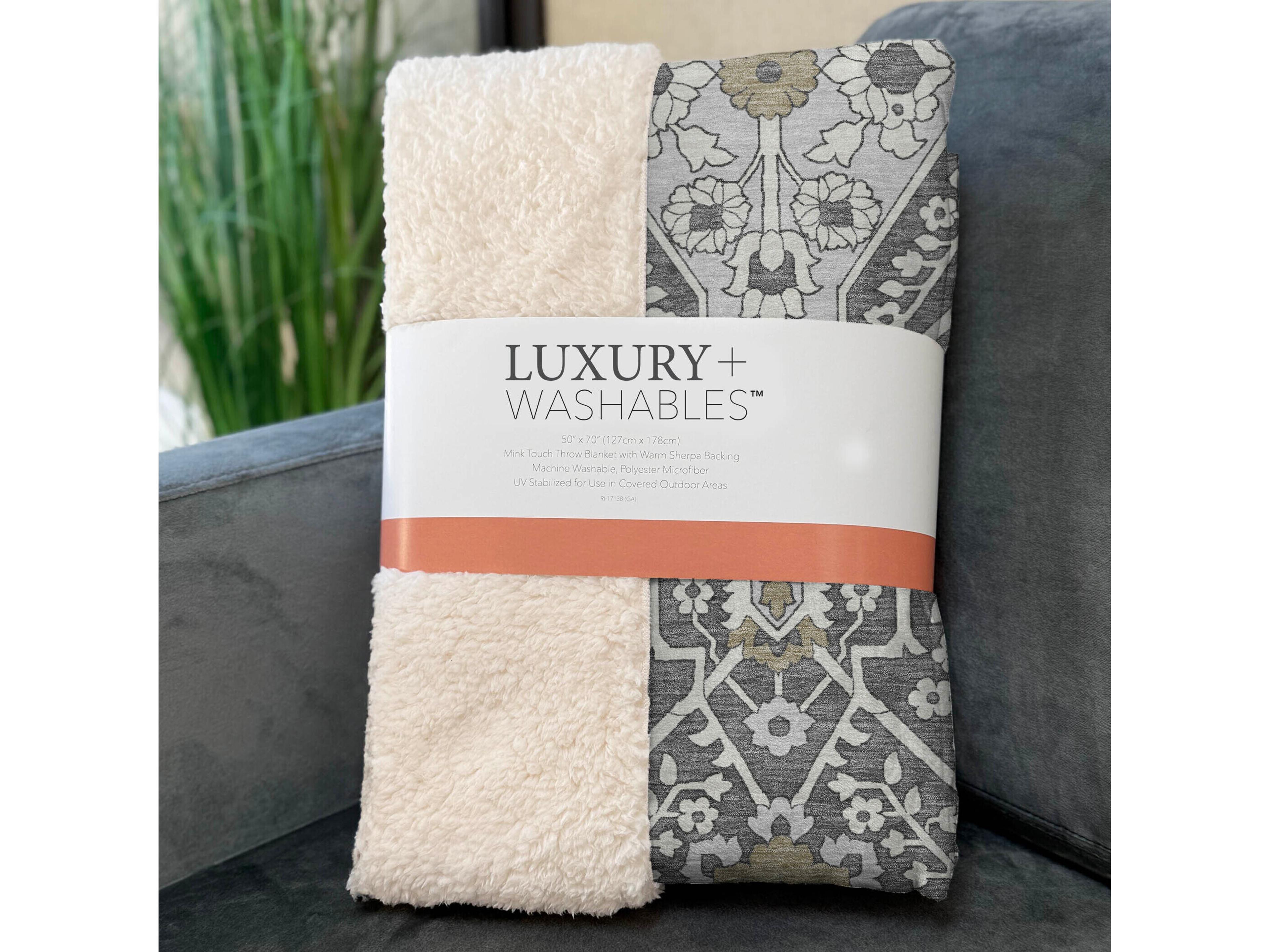 Dalyn Sherpa Gray Polyester Throw