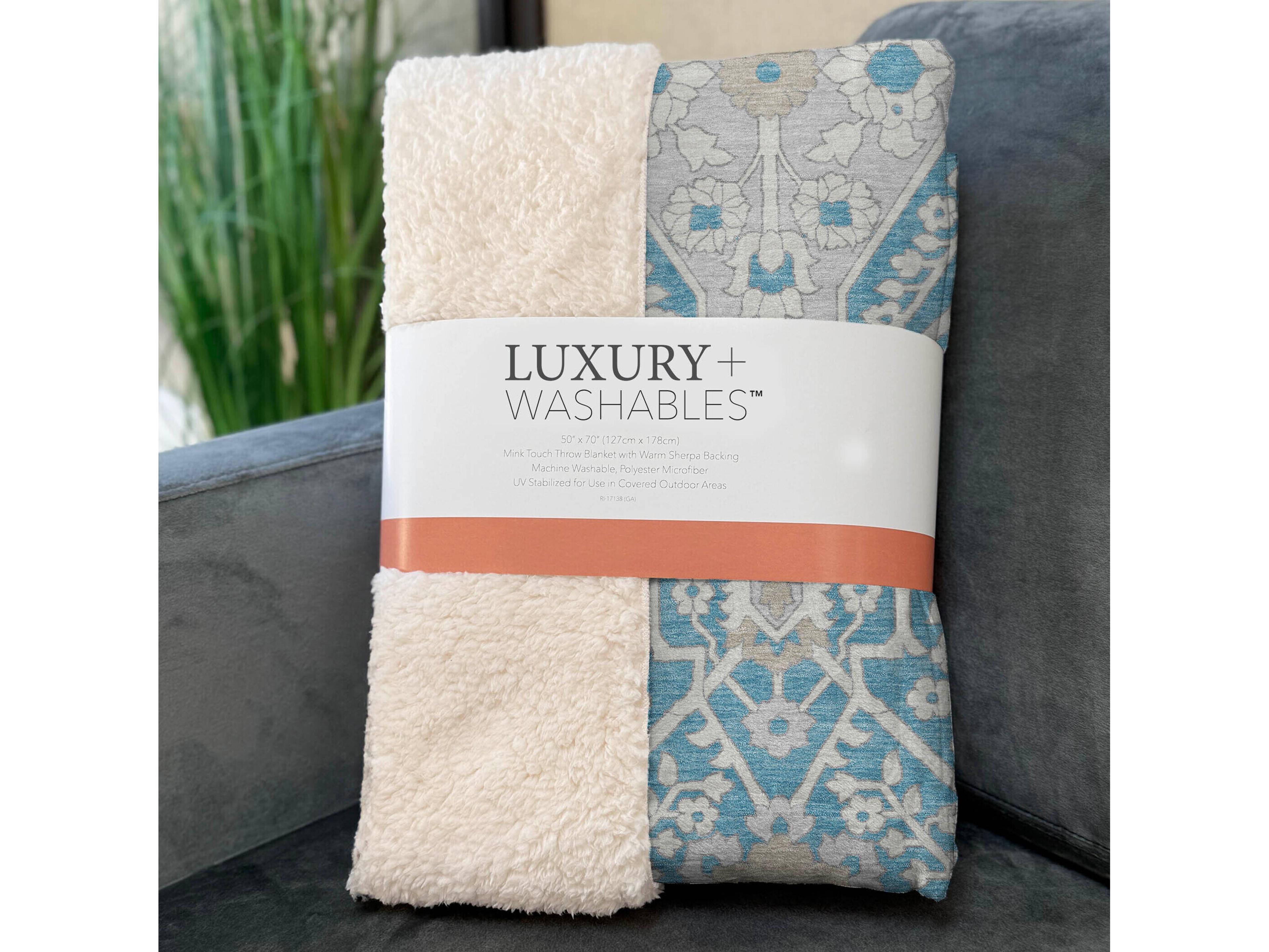 Dalyn Sherpa Teal Polyester Throw