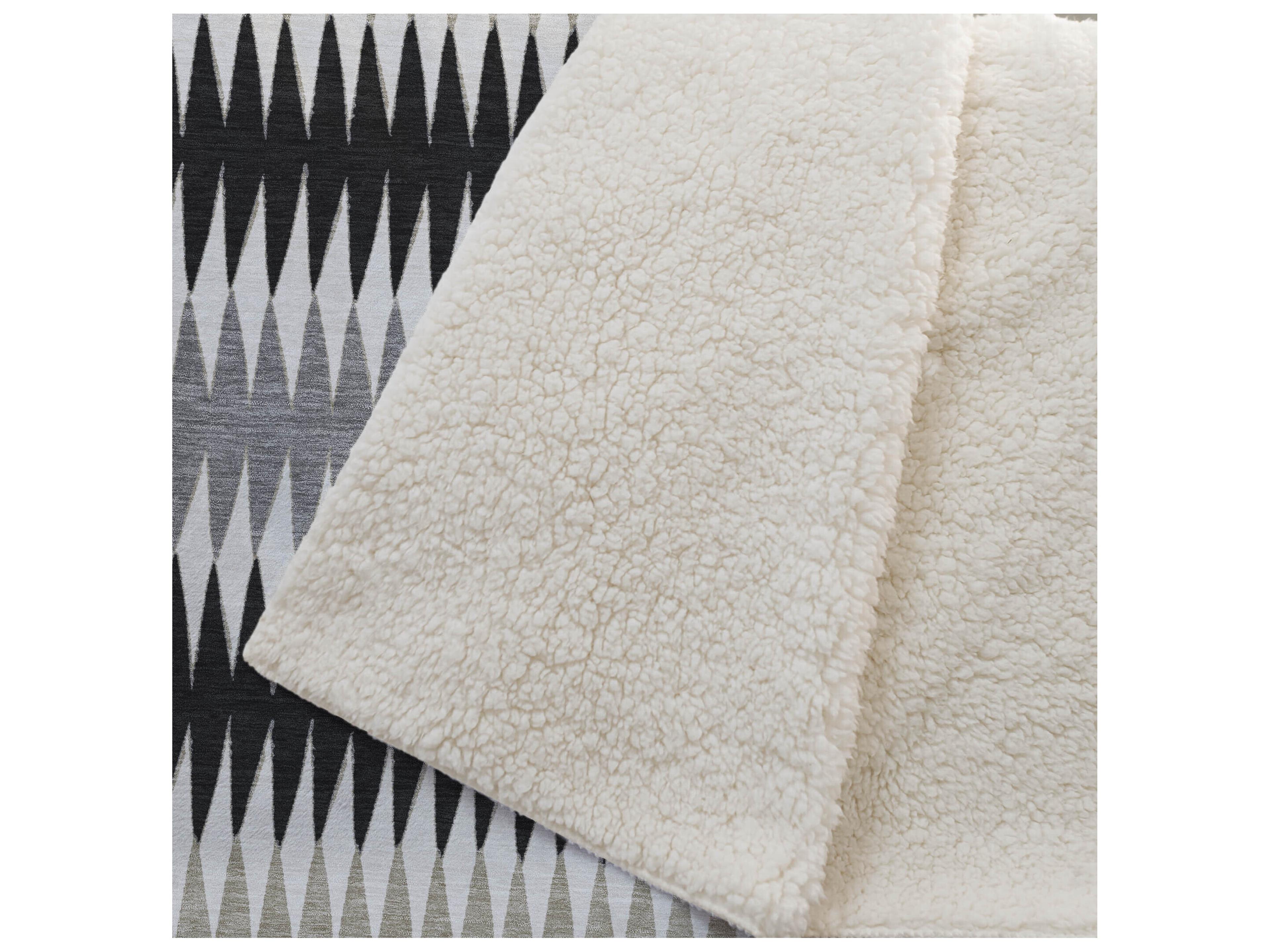 Dalyn Sherpa Black Polyester Throw