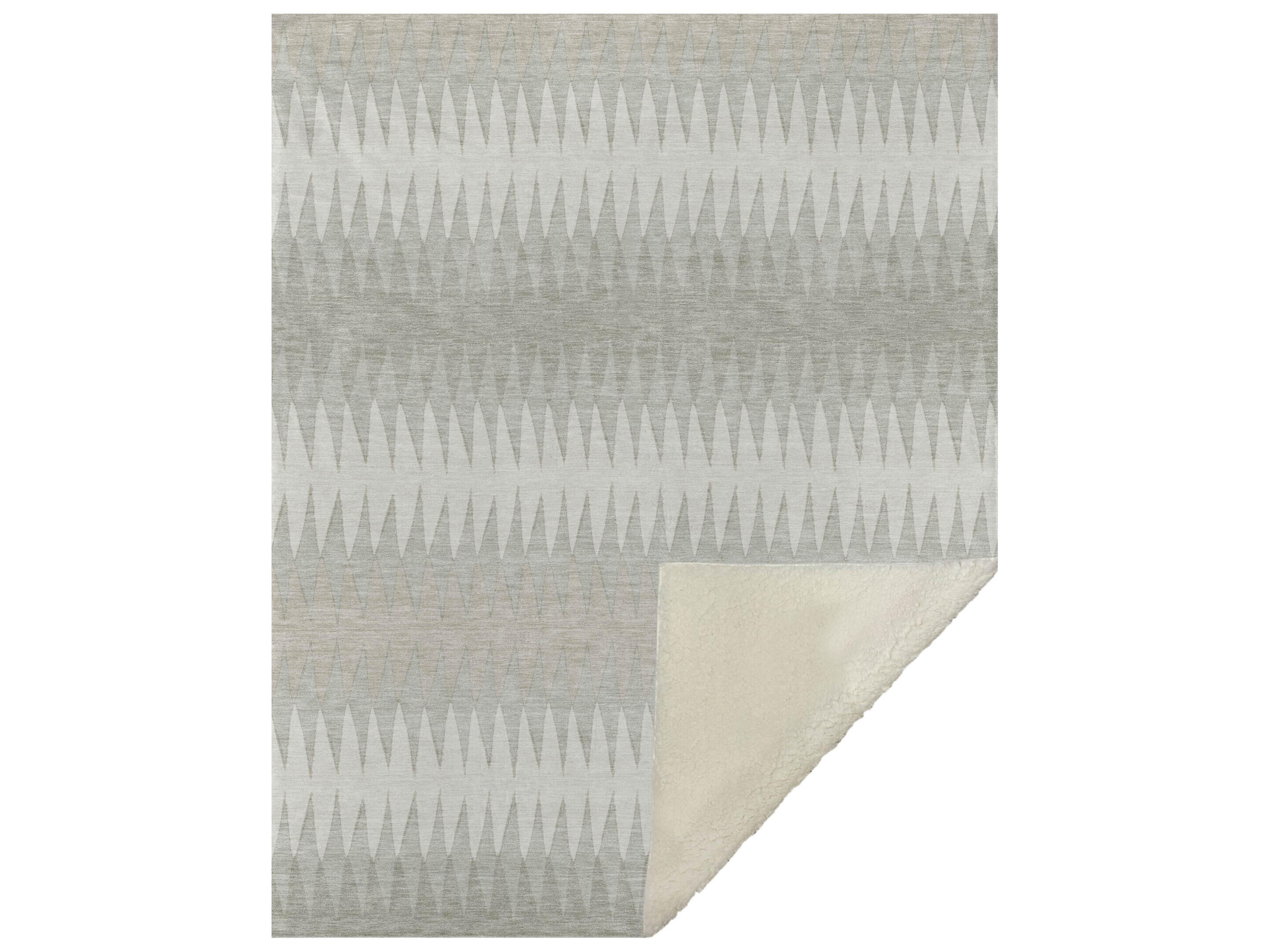 Dalyn Sherpa Ivory Polyester Throw