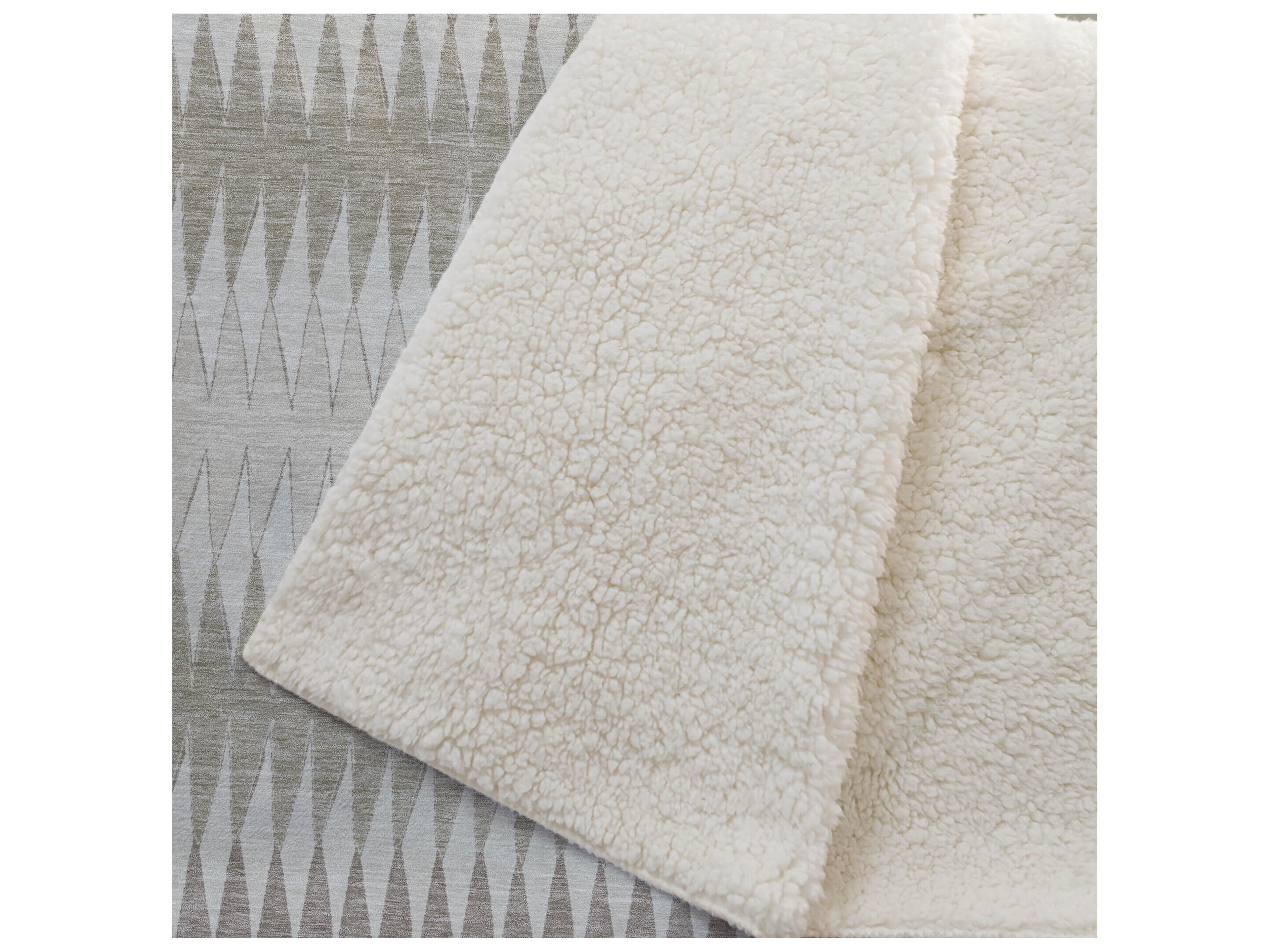 Dalyn Sherpa Brown Polyester Throw