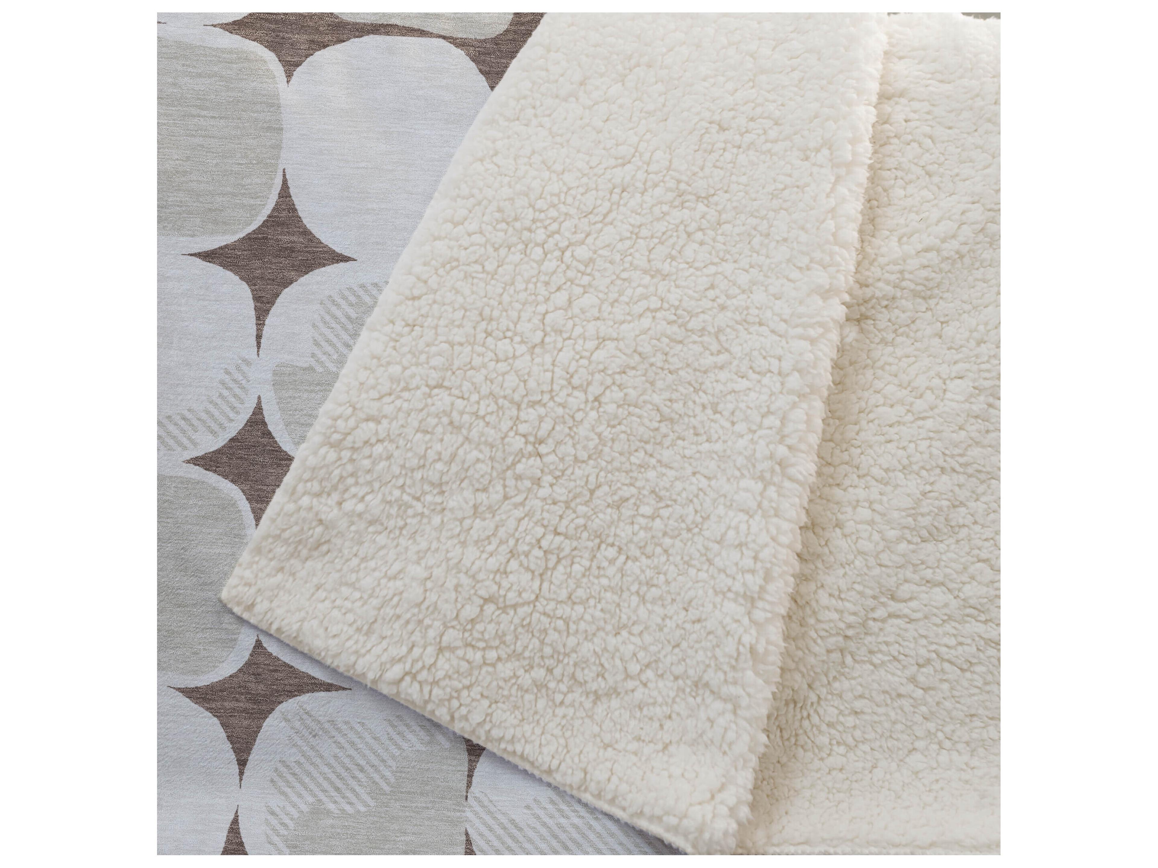 Dalyn Sherpa Brown Polyester Throw