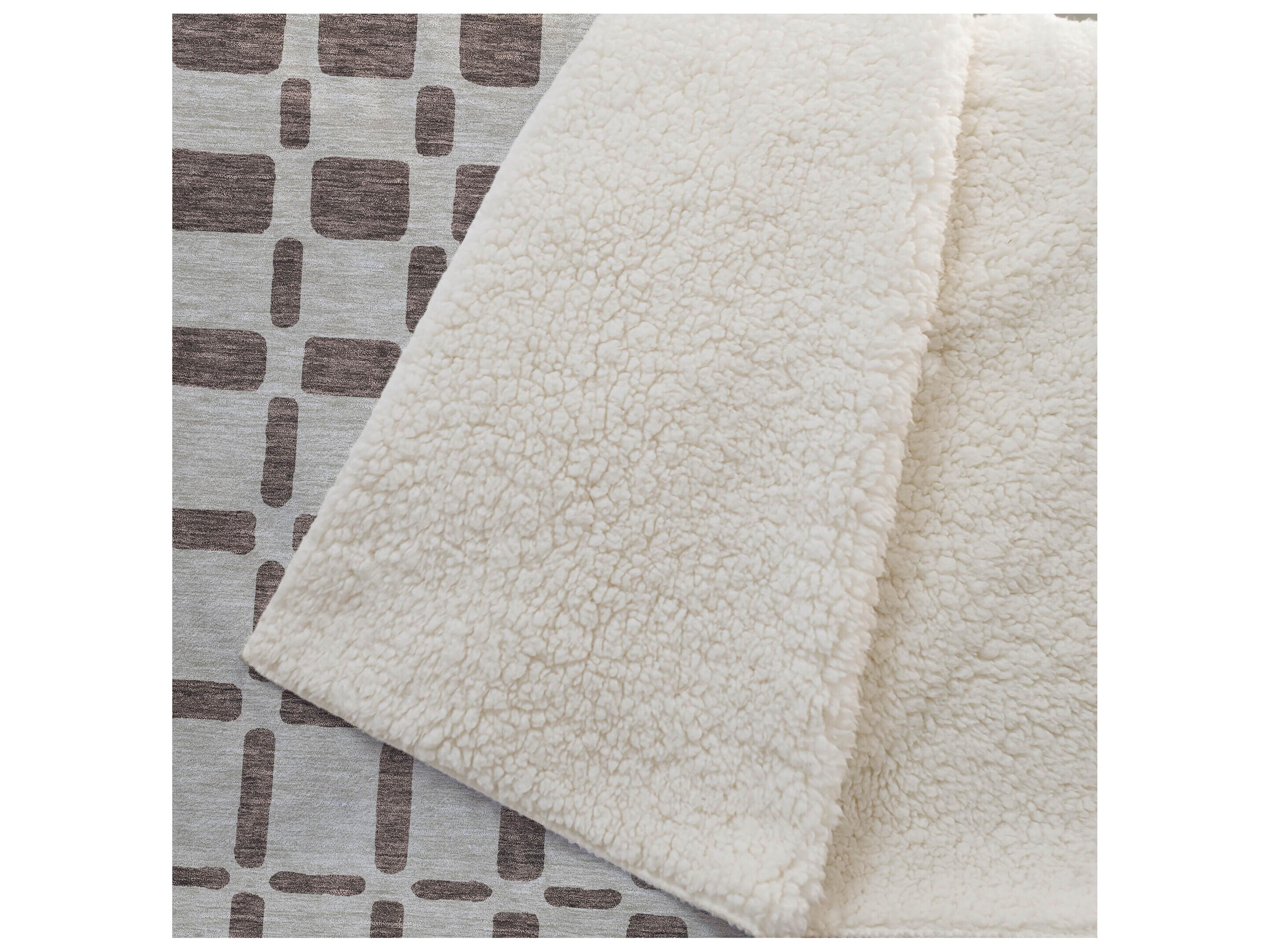 Dalyn Sherpa Brown Polyester Throw