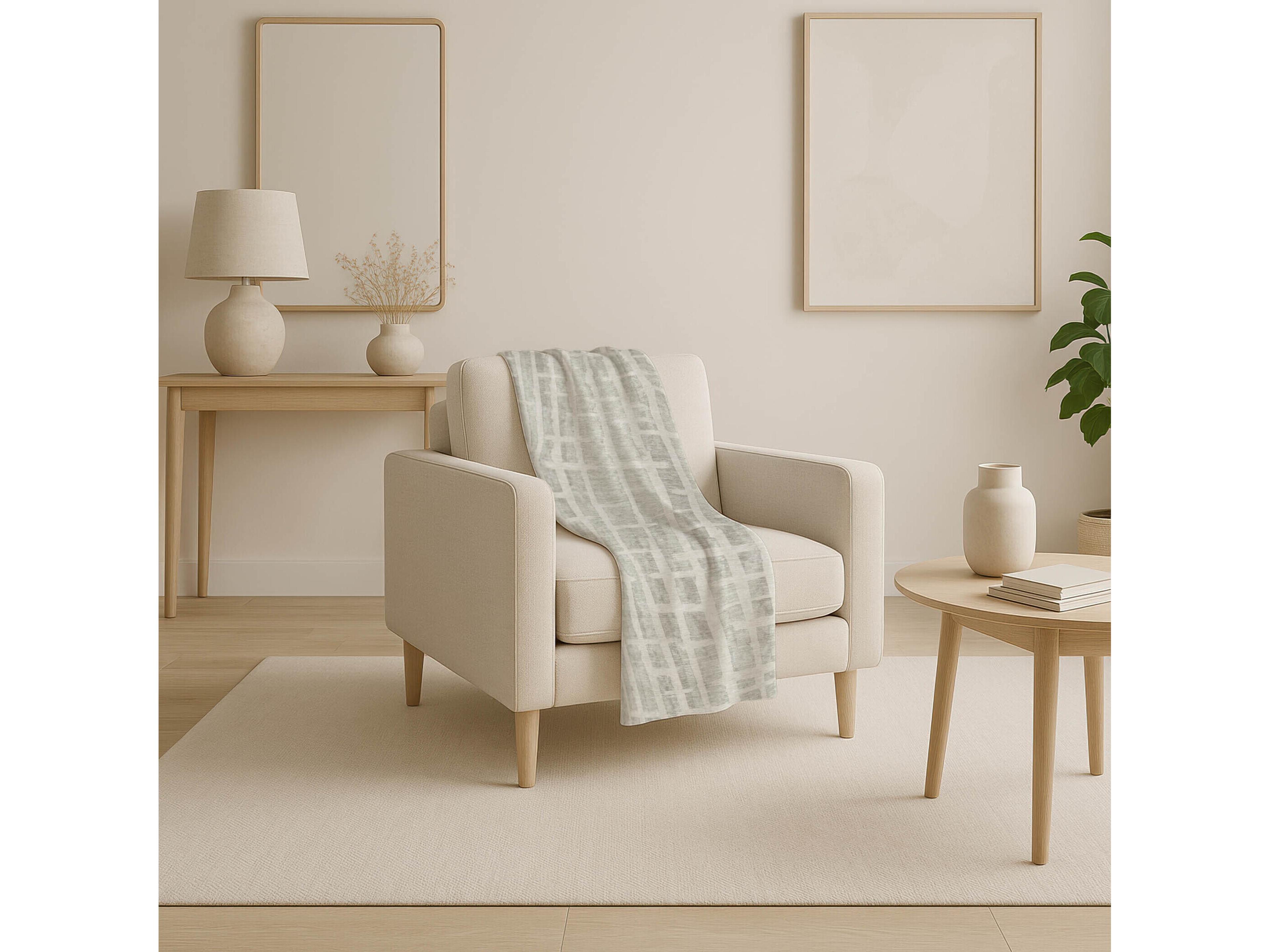 Dalyn Sherpa Ivory Polyester Throw