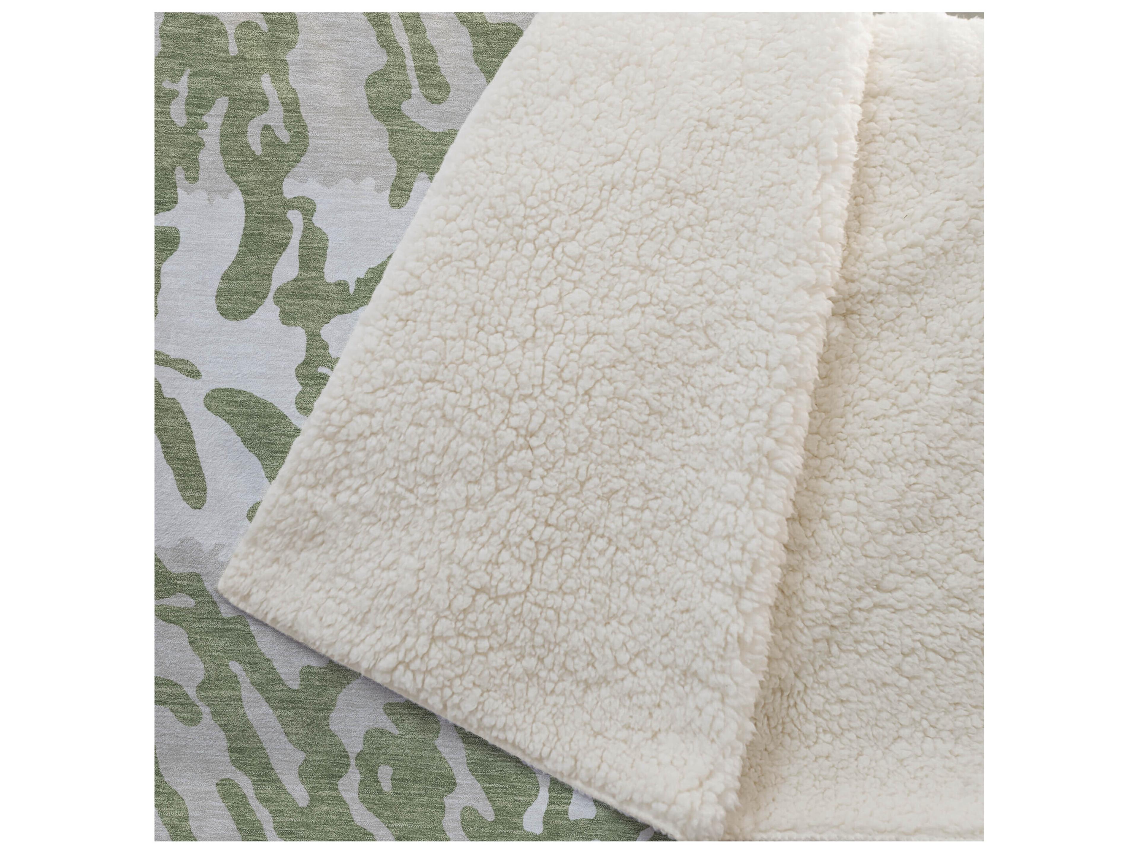 Dalyn Sherpa Green Polyester Throw