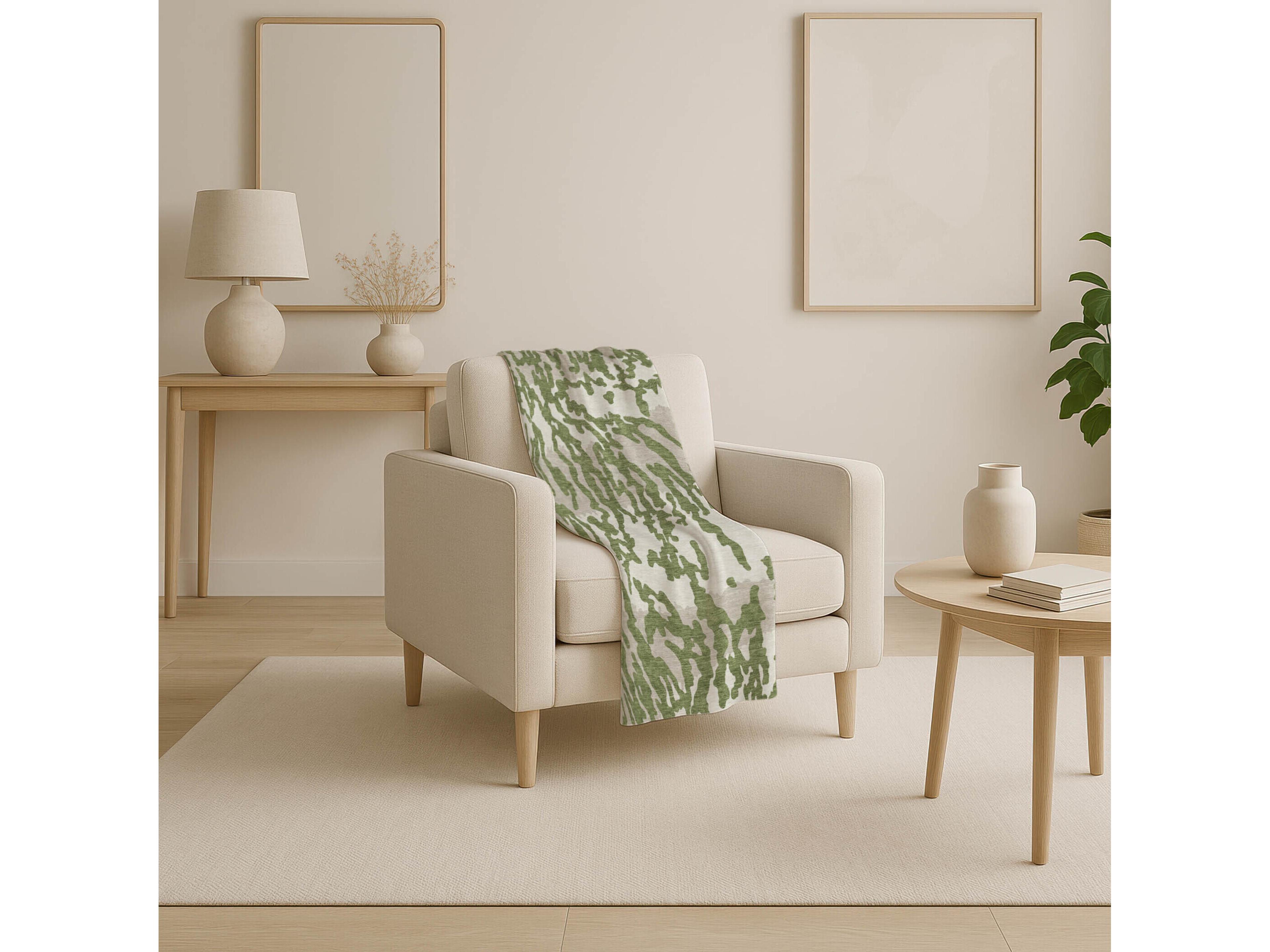 Dalyn Sherpa Green Polyester Throw