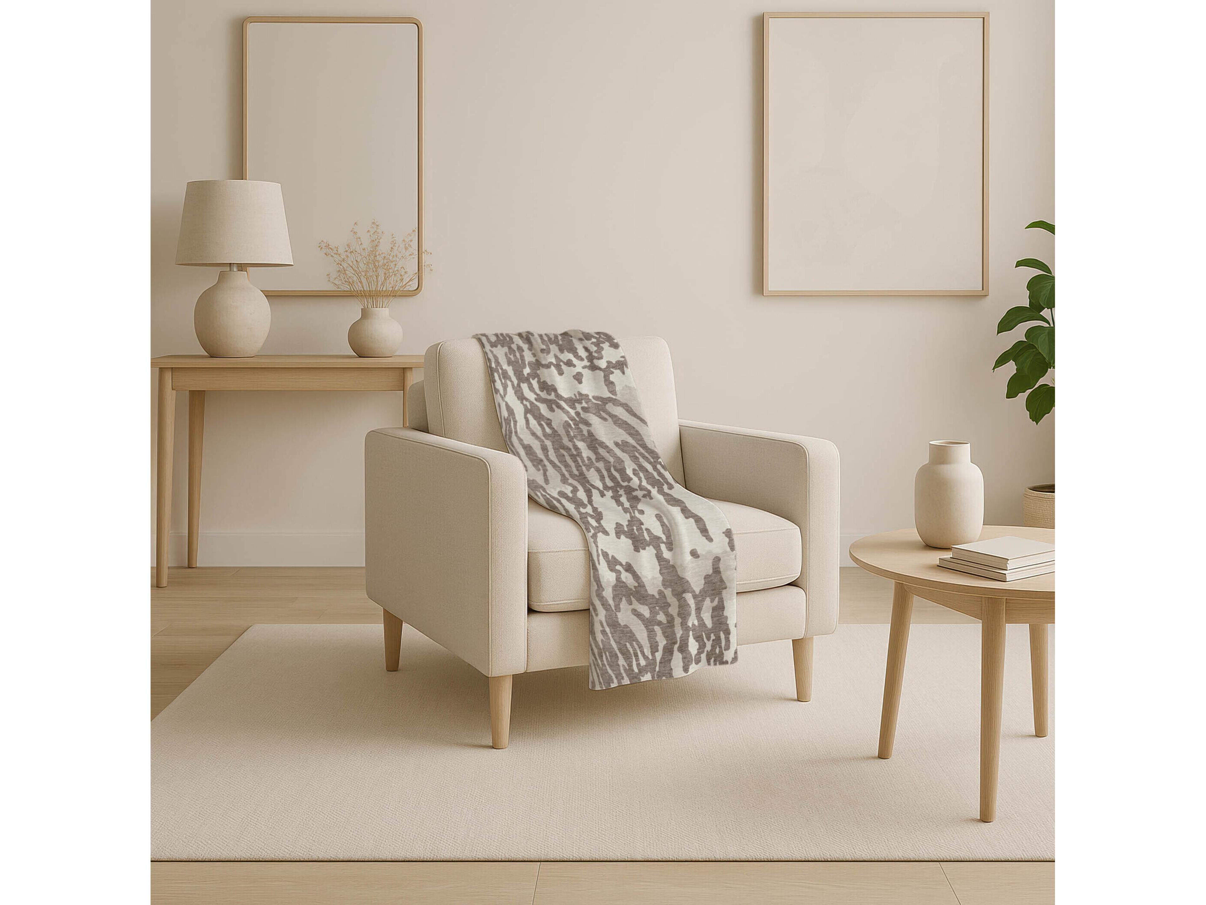 Dalyn Sherpa Brown Polyester Throw