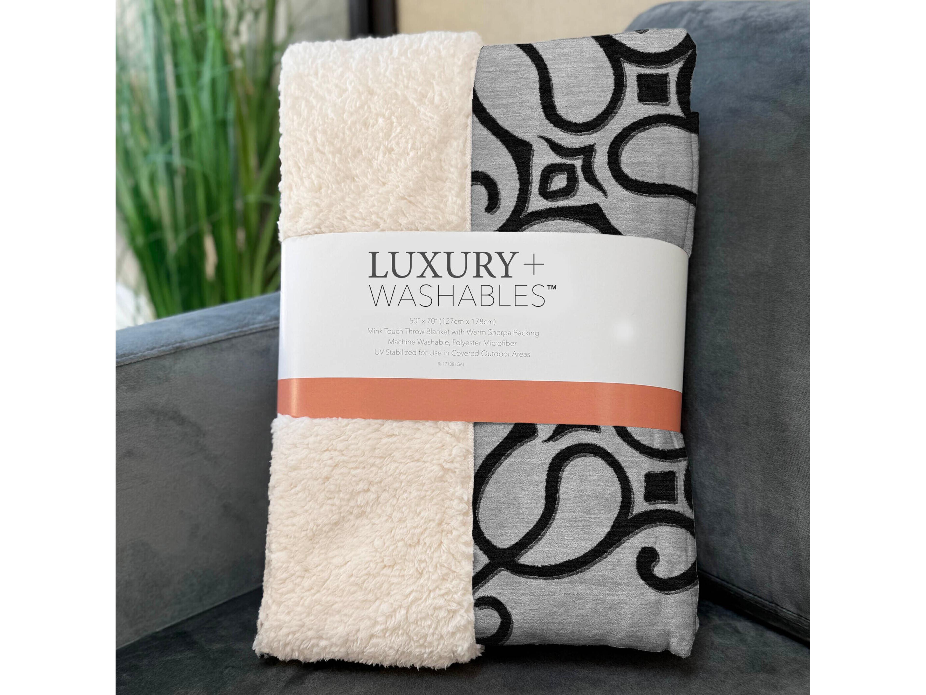 Dalyn Sherpa Gray Polyester Throw