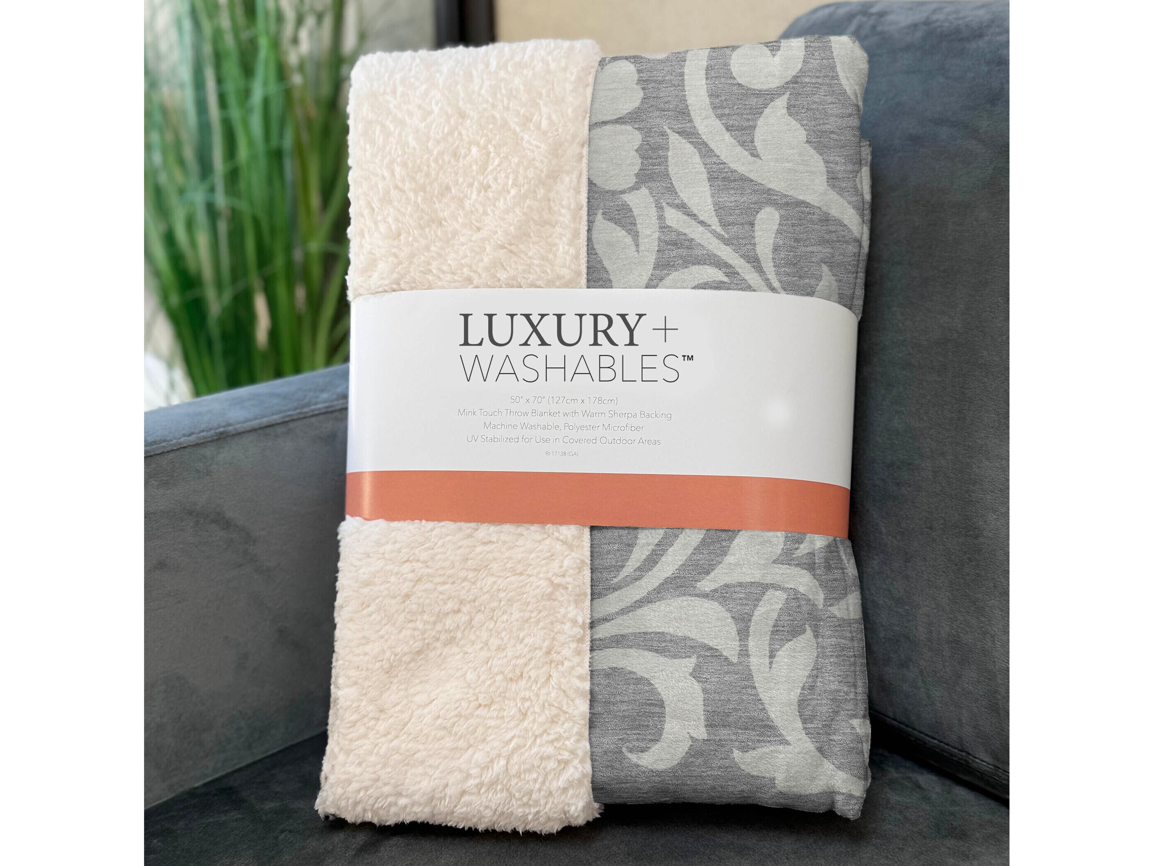 Dalyn Sherpa Gray Polyester Throw